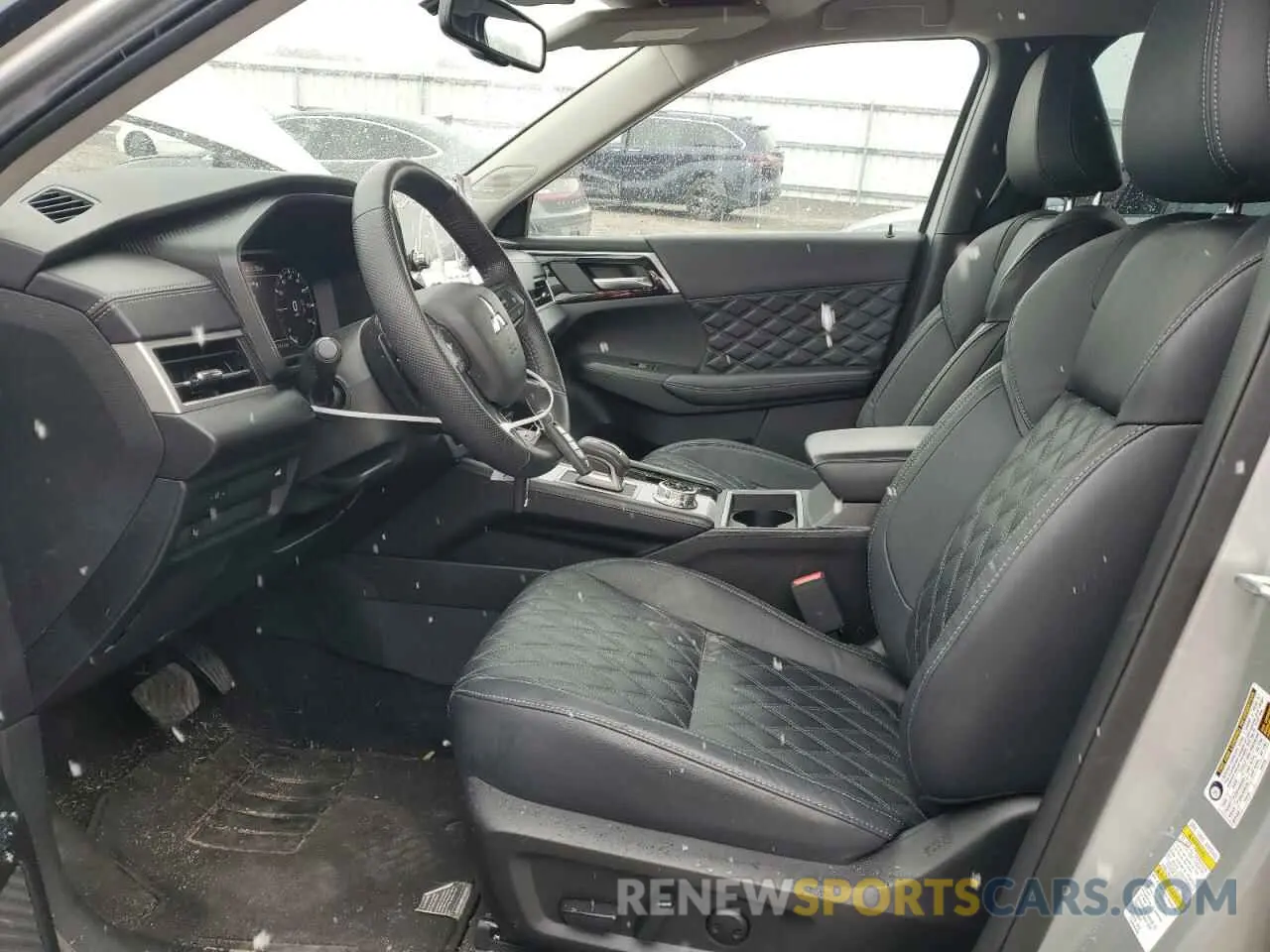 7 Фотография поврежденного автомобиля JA4J4VA80PZ043358 MITSUBISHI OUTLANDER 2023