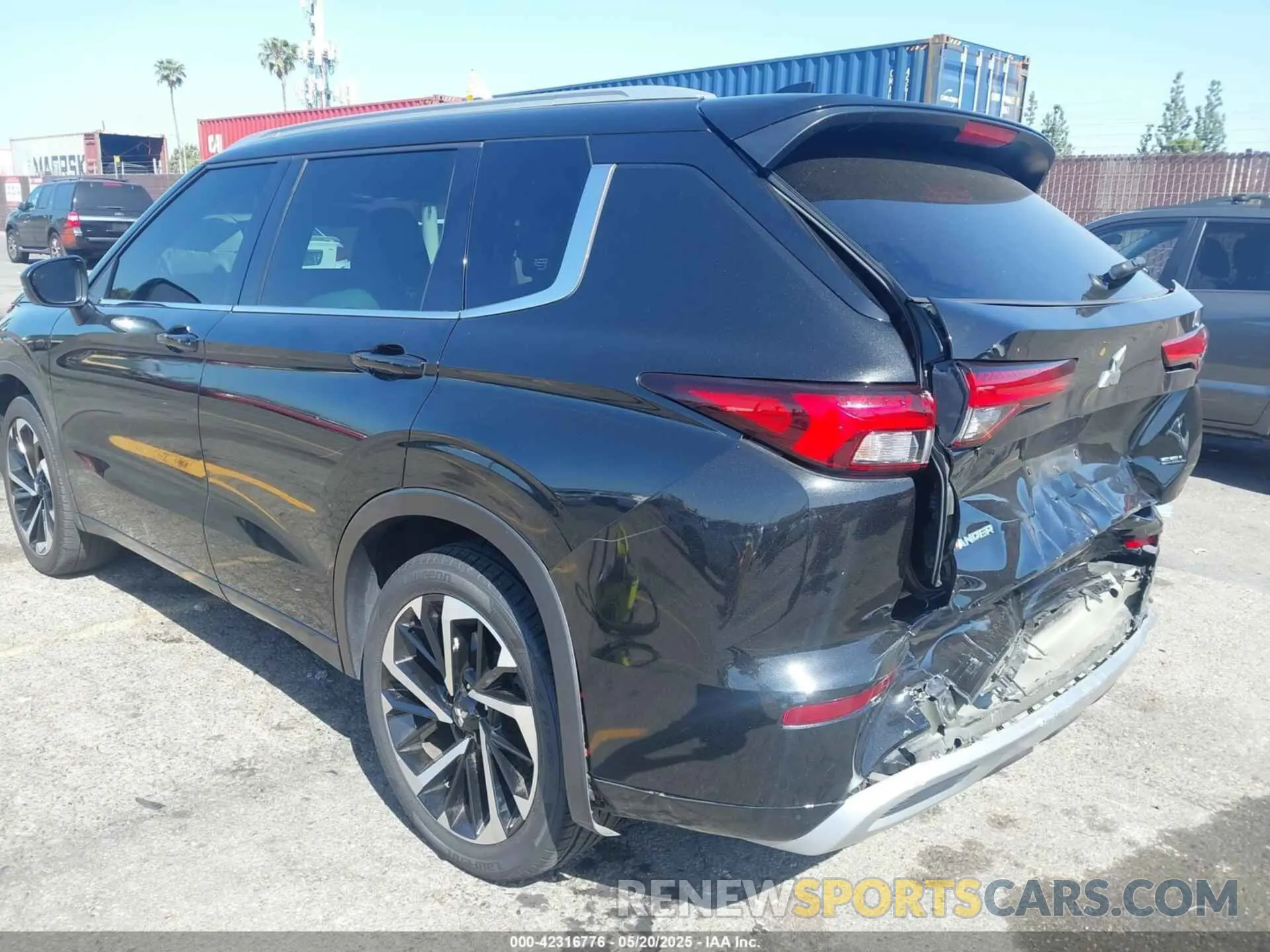 3 Photograph of a damaged car JA4J4VA81PZ013348 MITSUBISHI OUTLANDER 2023
