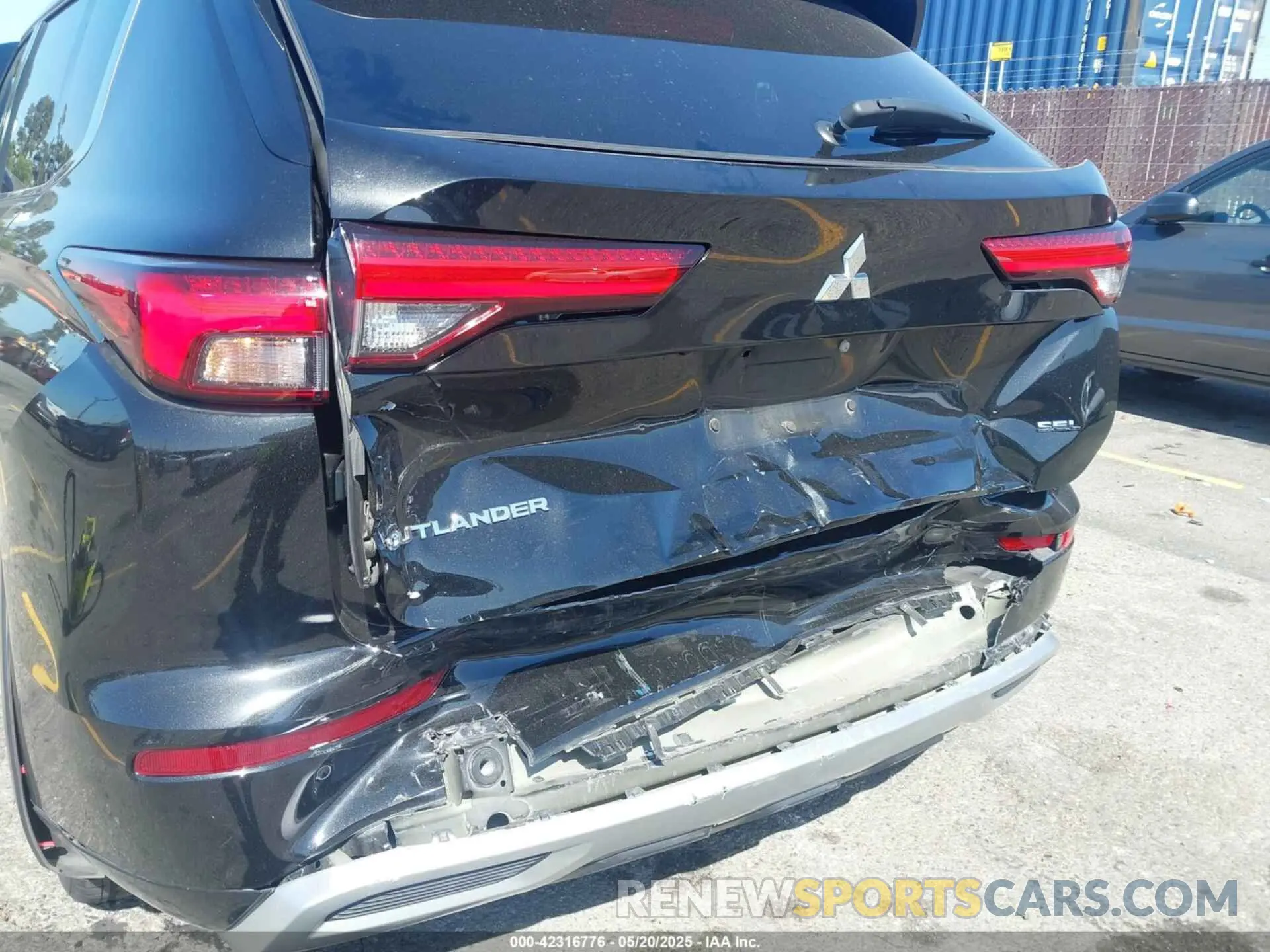 6 Photograph of a damaged car JA4J4VA81PZ013348 MITSUBISHI OUTLANDER 2023