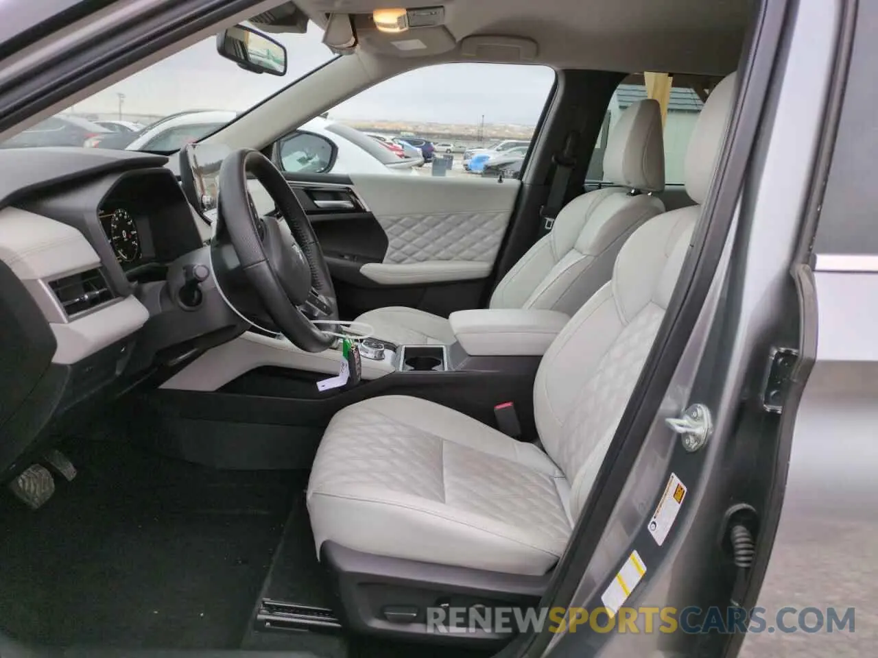 7 Фотография поврежденного автомобиля JA4J4VA89PZ048302 MITSUBISHI OUTLANDER 2023