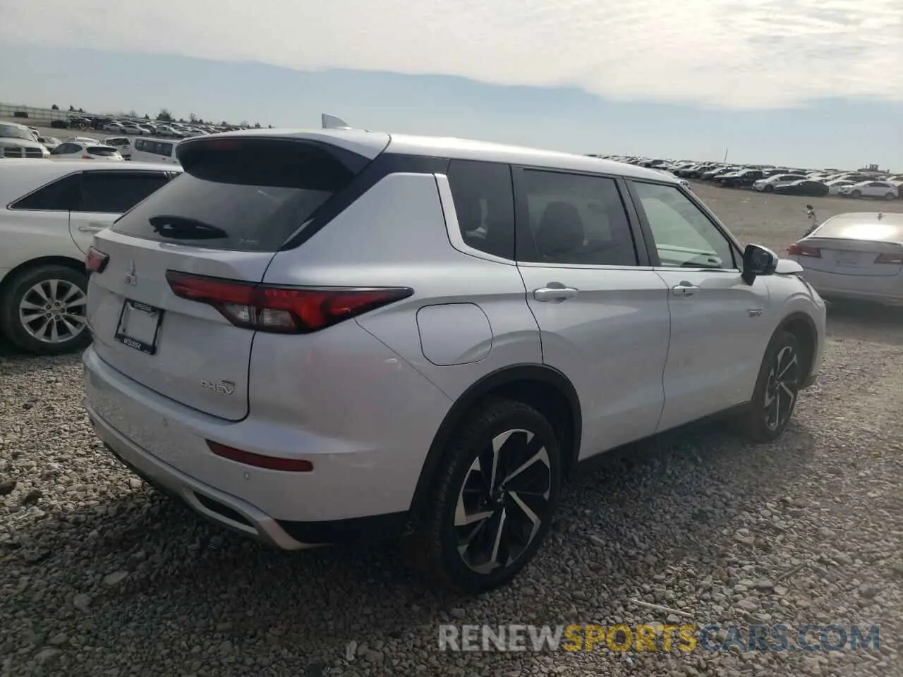 3 Фотография поврежденного автомобиля JA4T5UA97PZ040093 MITSUBISHI OUTLANDER 2023