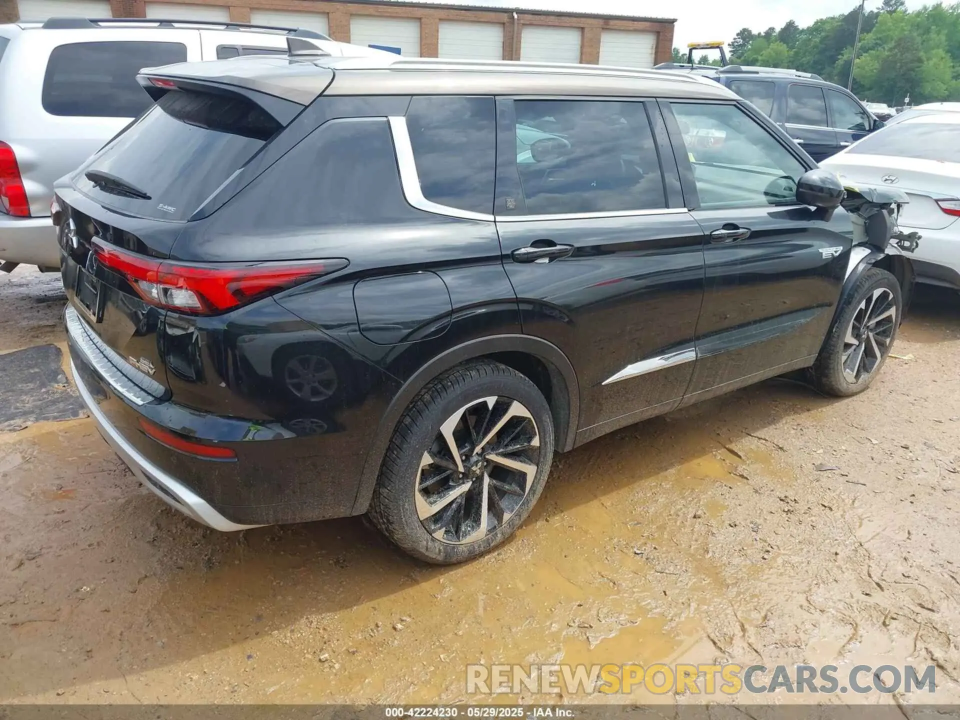 4 Фотография поврежденного автомобиля JA4T5VA90PZ034013 MITSUBISHI OUTLANDER 2023