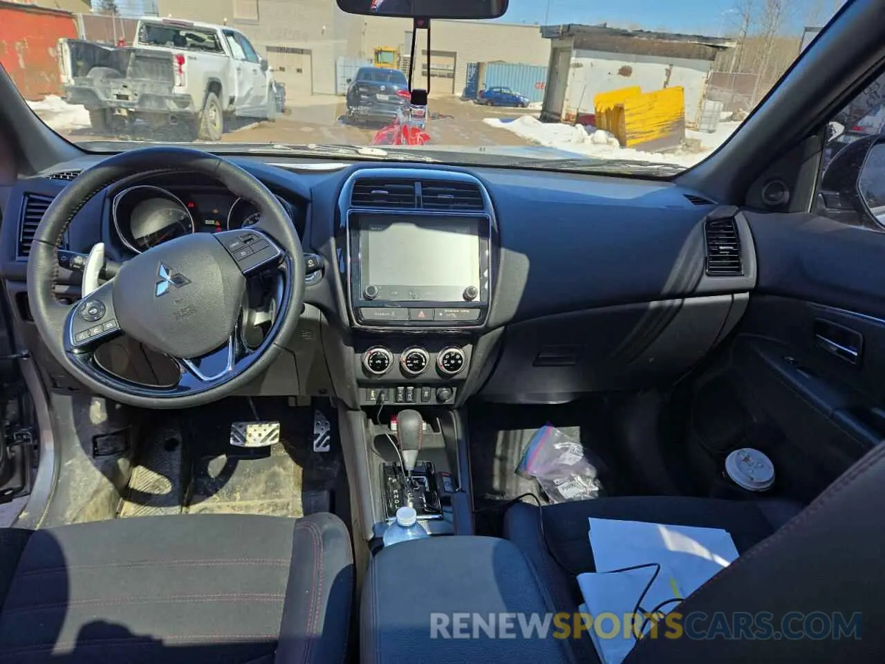 8 Фотография поврежденного автомобиля JA4AJVAW8RU604042 MITSUBISHI OUTLANDER 2024