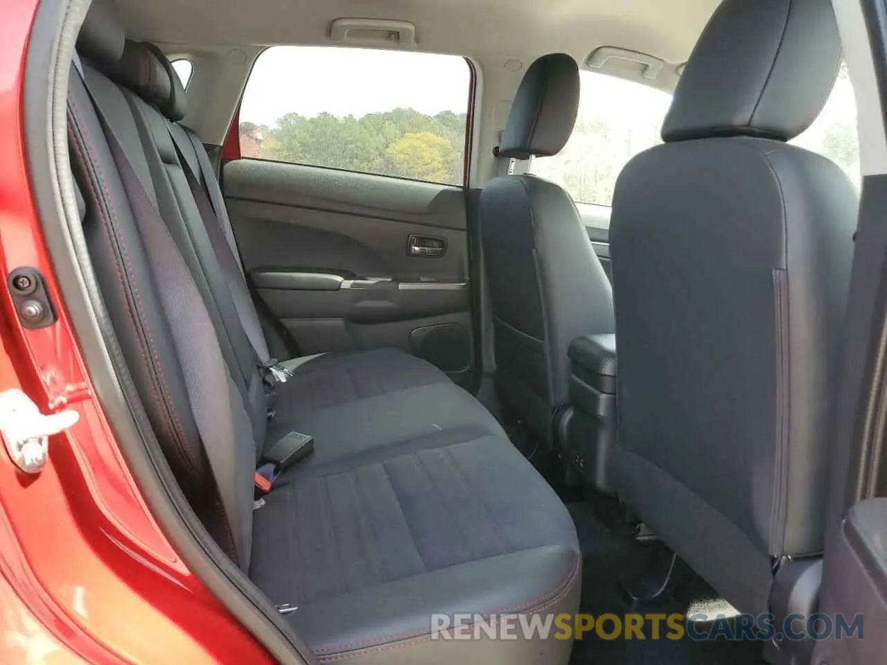 12 Фотография поврежденного автомобиля JA4ARUAU0RU012359 MITSUBISHI OUTLANDER 2024