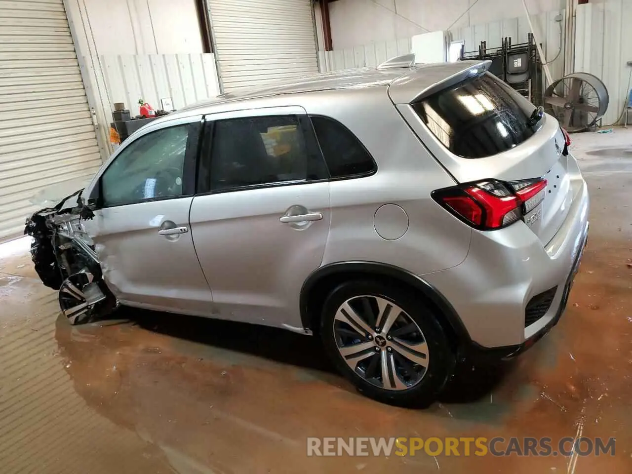 2 Фотография поврежденного автомобиля JA4ARUAU4RU008010 MITSUBISHI OUTLANDER 2024