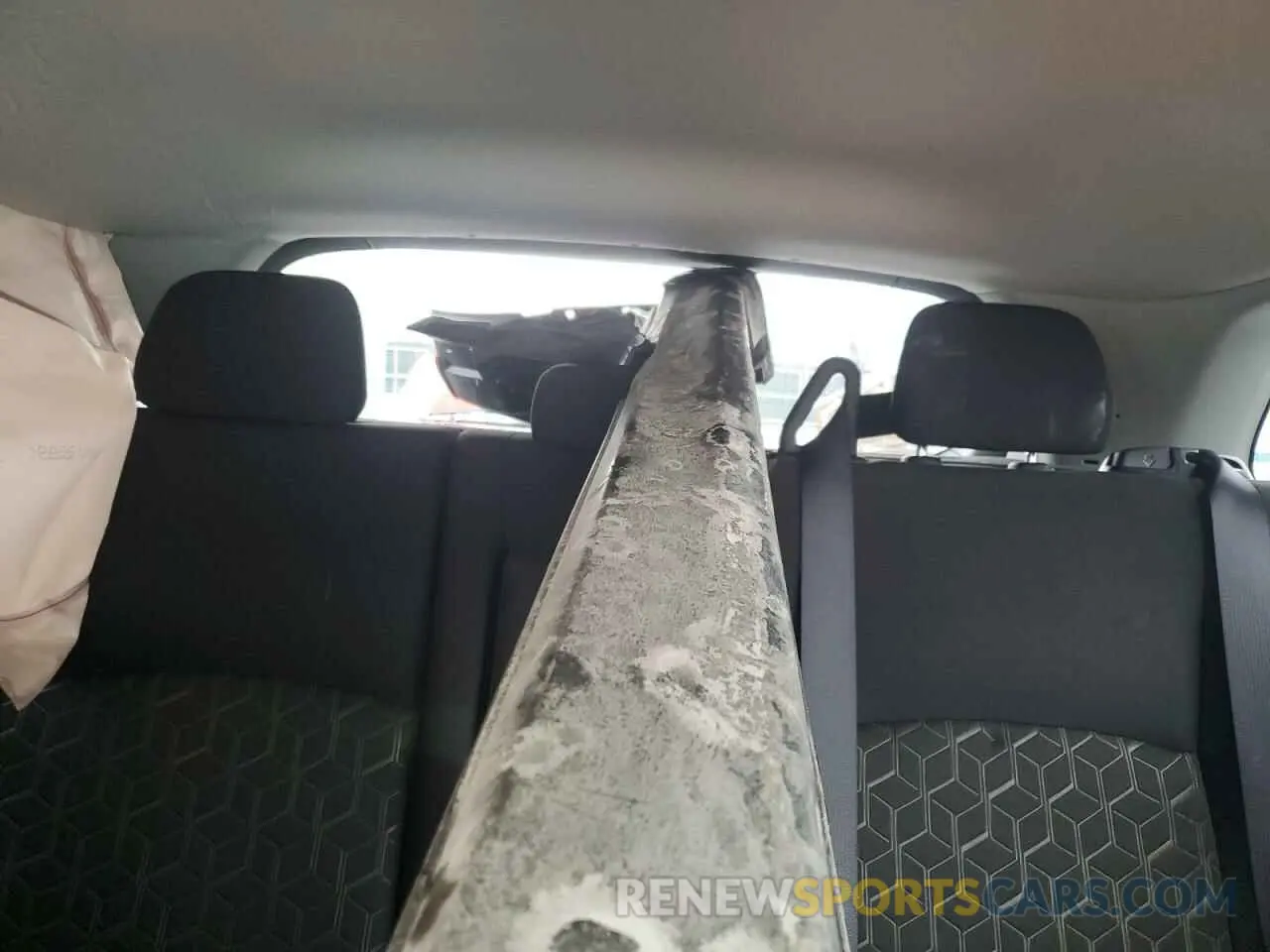 10 Фотография поврежденного автомобиля JA4ARUAU4RU011621 MITSUBISHI OUTLANDER 2024