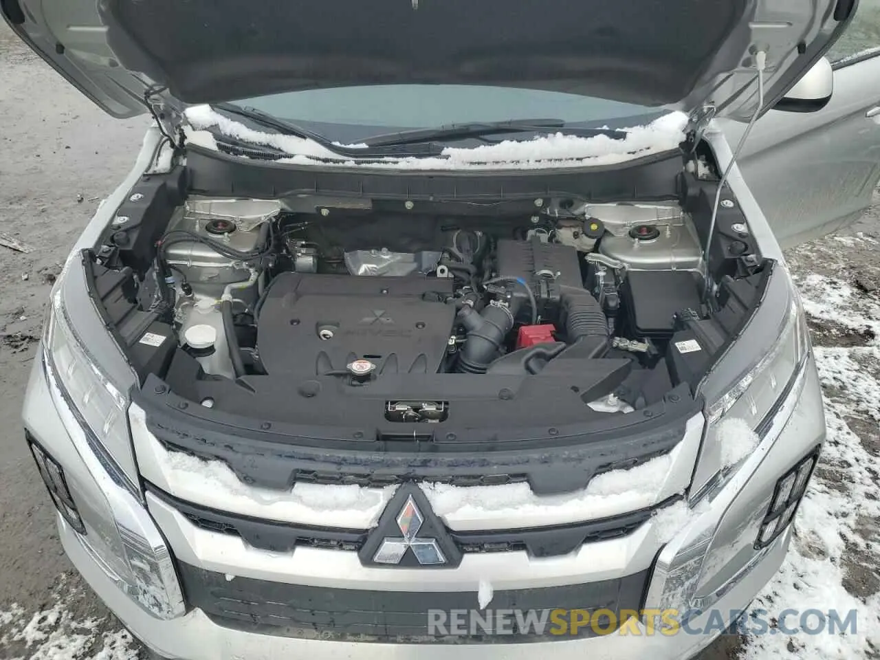 12 Фотография поврежденного автомобиля JA4ARUAU4RU011621 MITSUBISHI OUTLANDER 2024