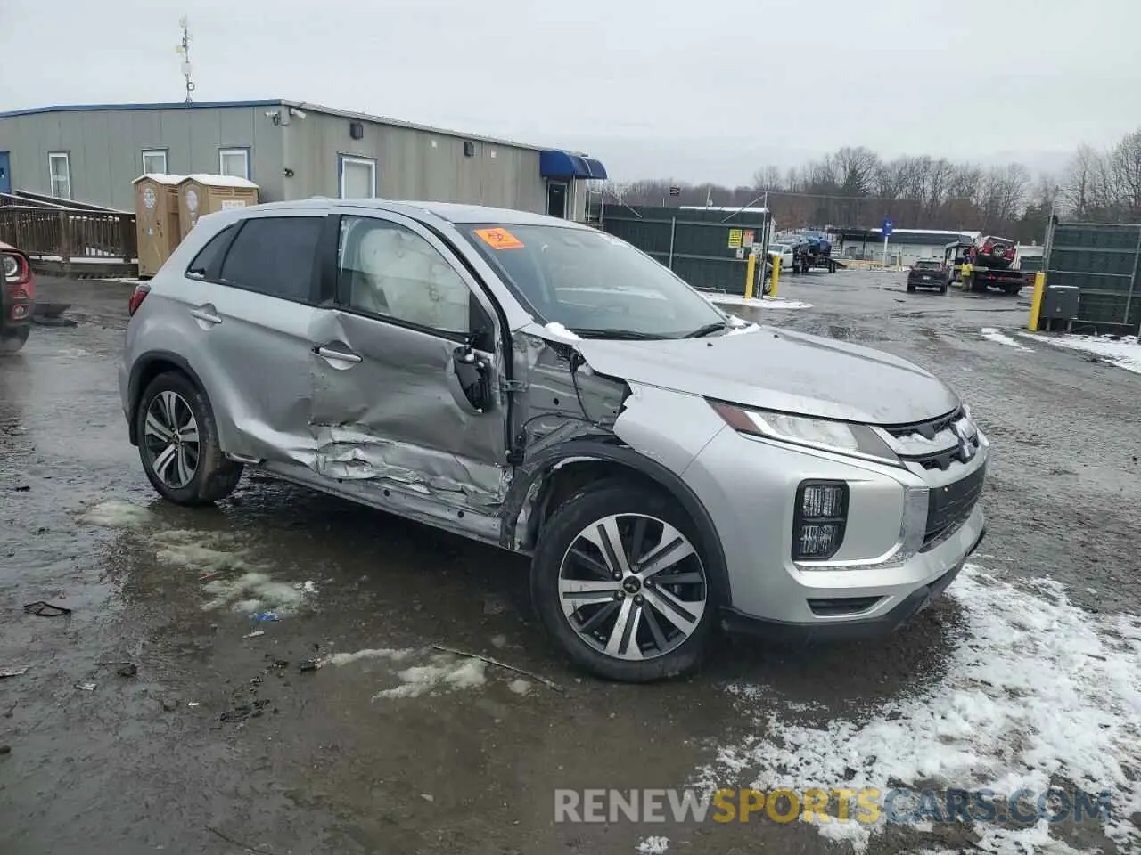 4 Фотография поврежденного автомобиля JA4ARUAU4RU011621 MITSUBISHI OUTLANDER 2024