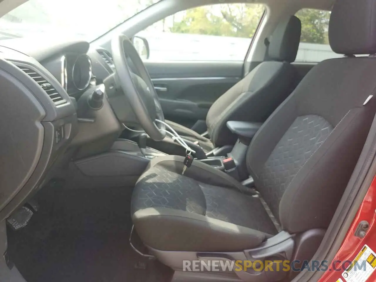 7 Фотография поврежденного автомобиля JA4ARUAU6RU002340 MITSUBISHI OUTLANDER 2024