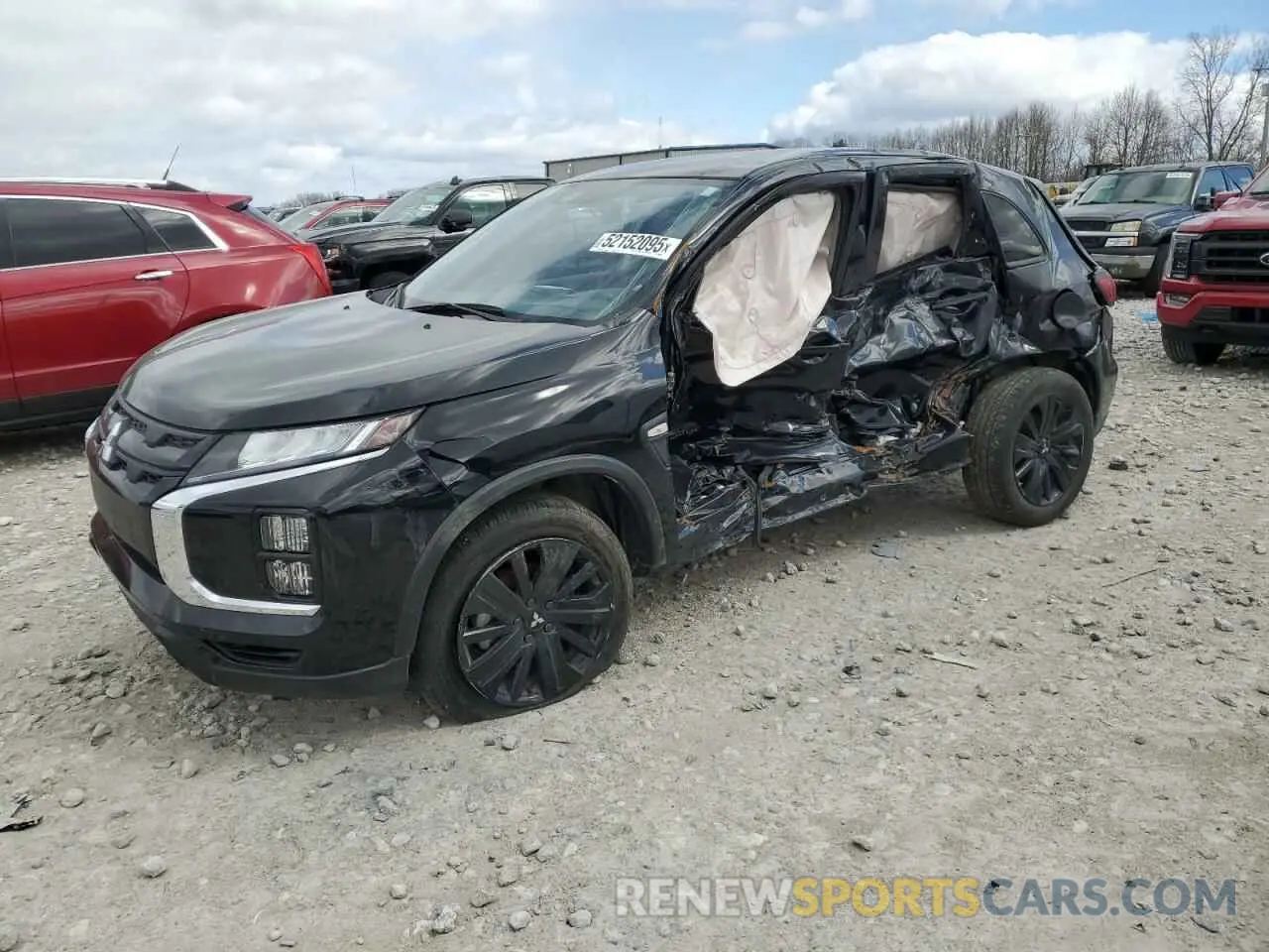 1 Фотография поврежденного автомобиля JA4ARUAU9RU000663 MITSUBISHI OUTLANDER 2024