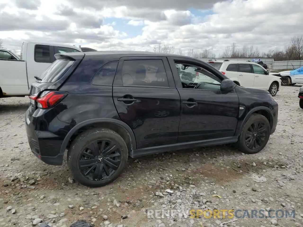 3 Фотография поврежденного автомобиля JA4ARUAU9RU000663 MITSUBISHI OUTLANDER 2024