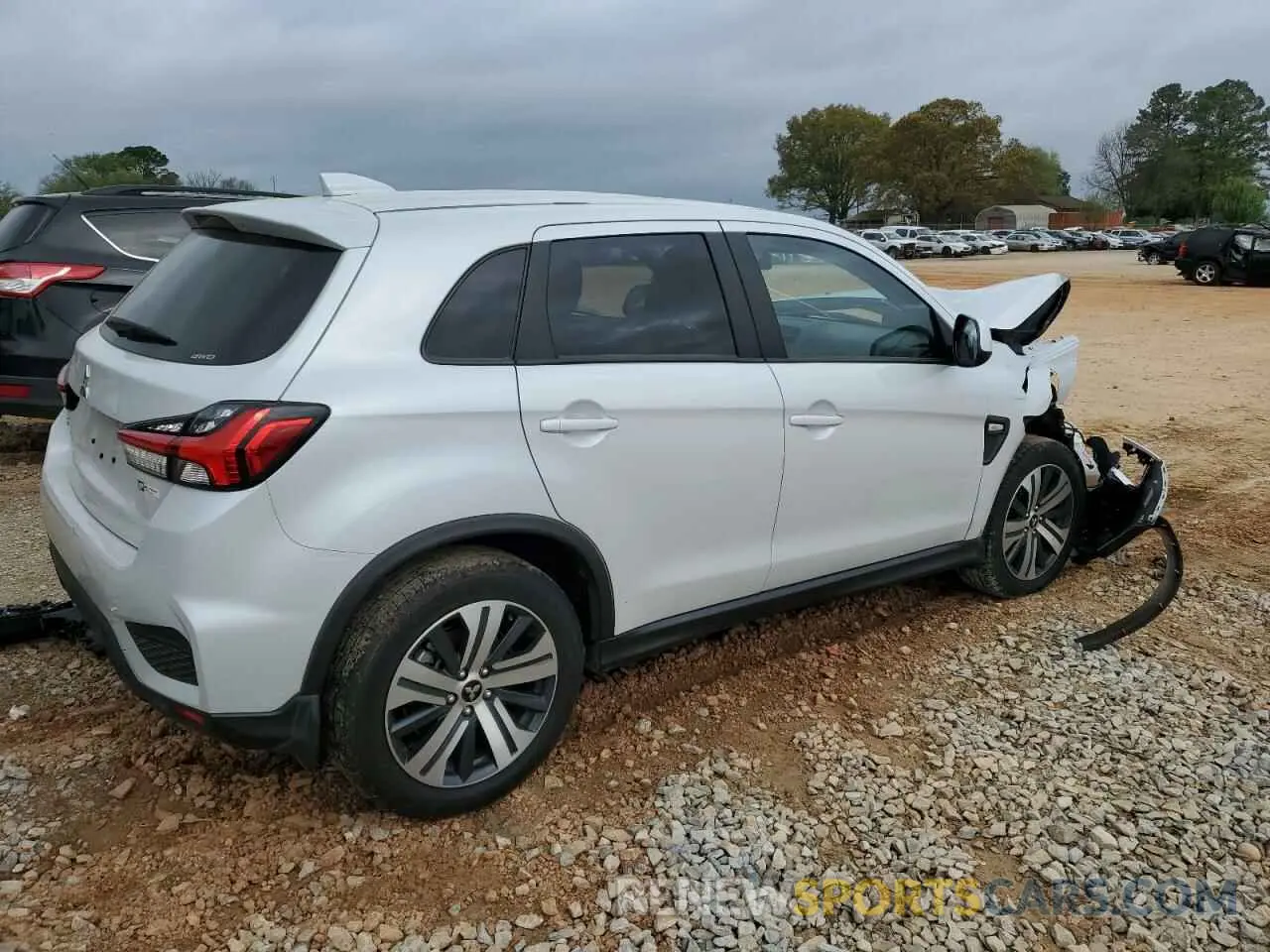 3 Photograph of a damaged car JA4ARUAU9RU017365 MITSUBISHI OUTLANDER 2024