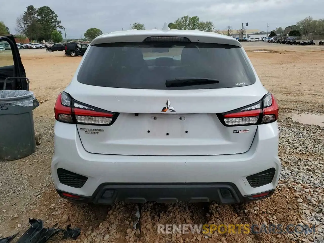 6 Photograph of a damaged car JA4ARUAU9RU017365 MITSUBISHI OUTLANDER 2024