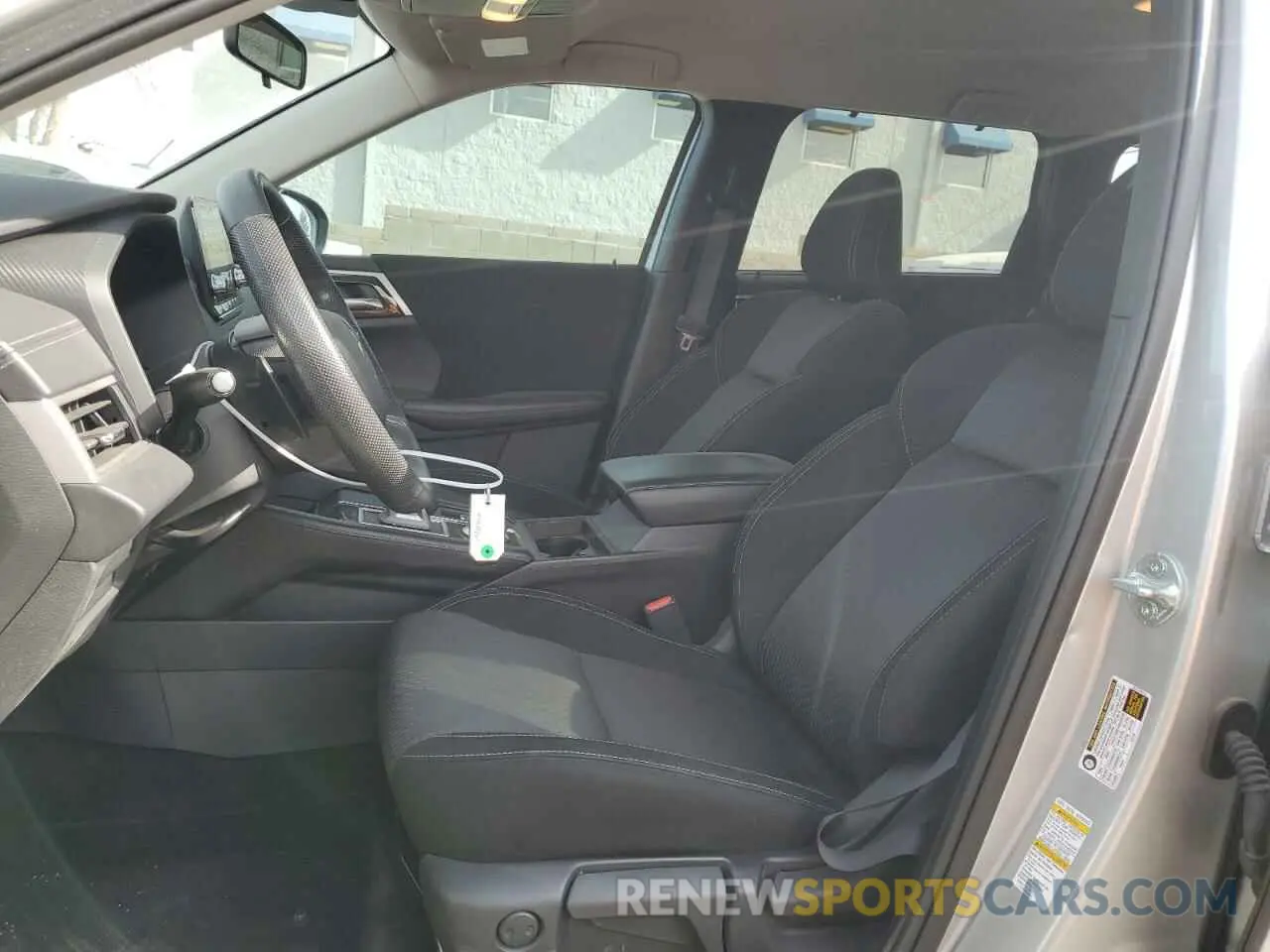 7 Фотография поврежденного автомобиля JA4J3UA84RZ056047 MITSUBISHI OUTLANDER 2024