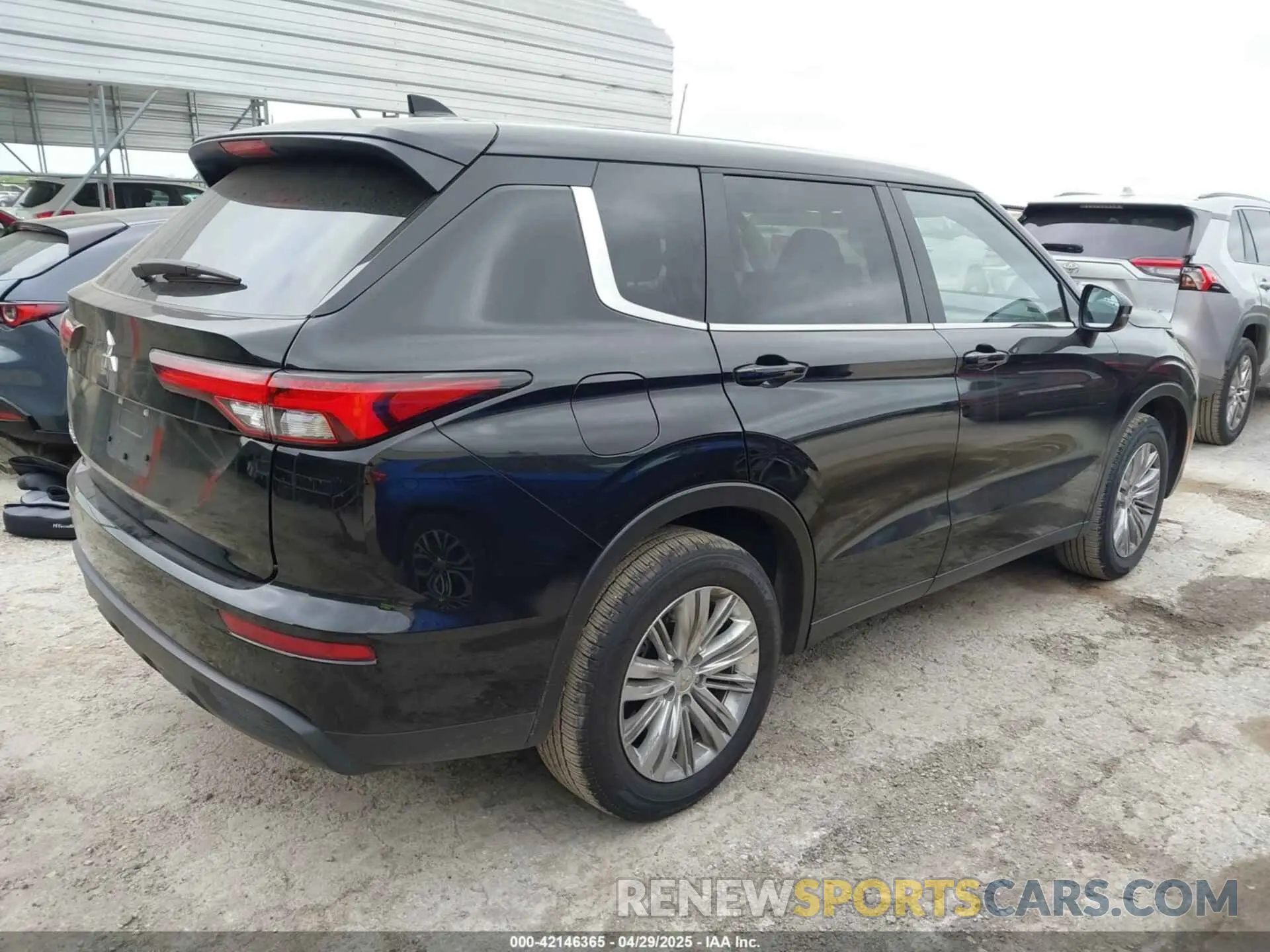 4 Фотография поврежденного автомобиля JA4J3UA87RZ073473 MITSUBISHI OUTLANDER 2024