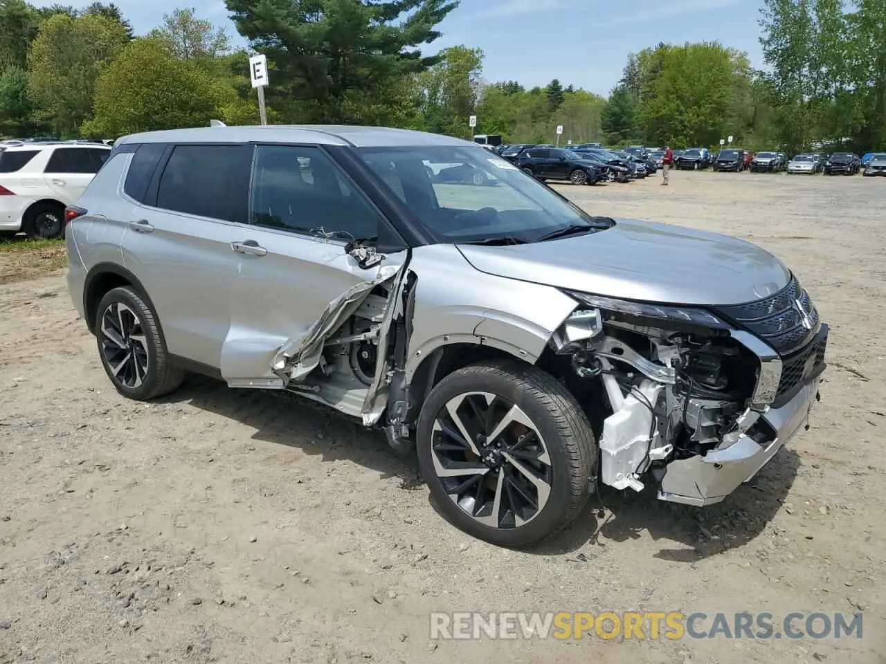 4 Photograph of a damaged car JA4J3VA80RZ049103 MITSUBISHI OUTLANDER 2024