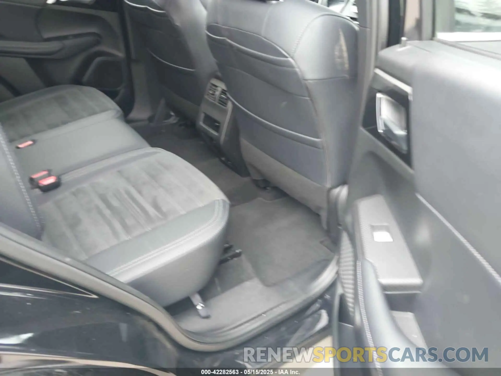 8 Фотография поврежденного автомобиля JA4J3VA81RZ046615 MITSUBISHI OUTLANDER 2024