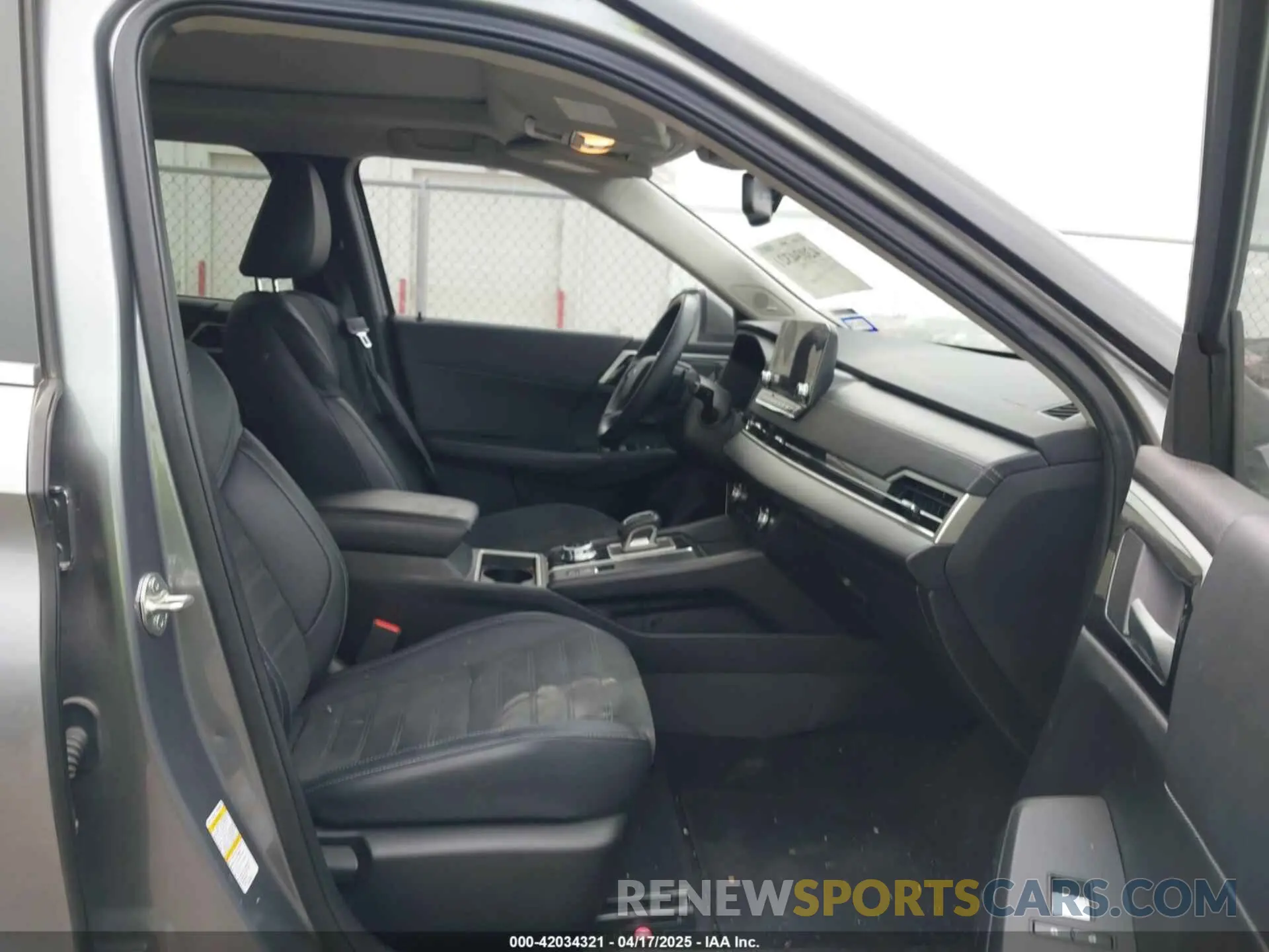 5 Фотография поврежденного автомобиля JA4J3VA82RZ011257 MITSUBISHI OUTLANDER 2024