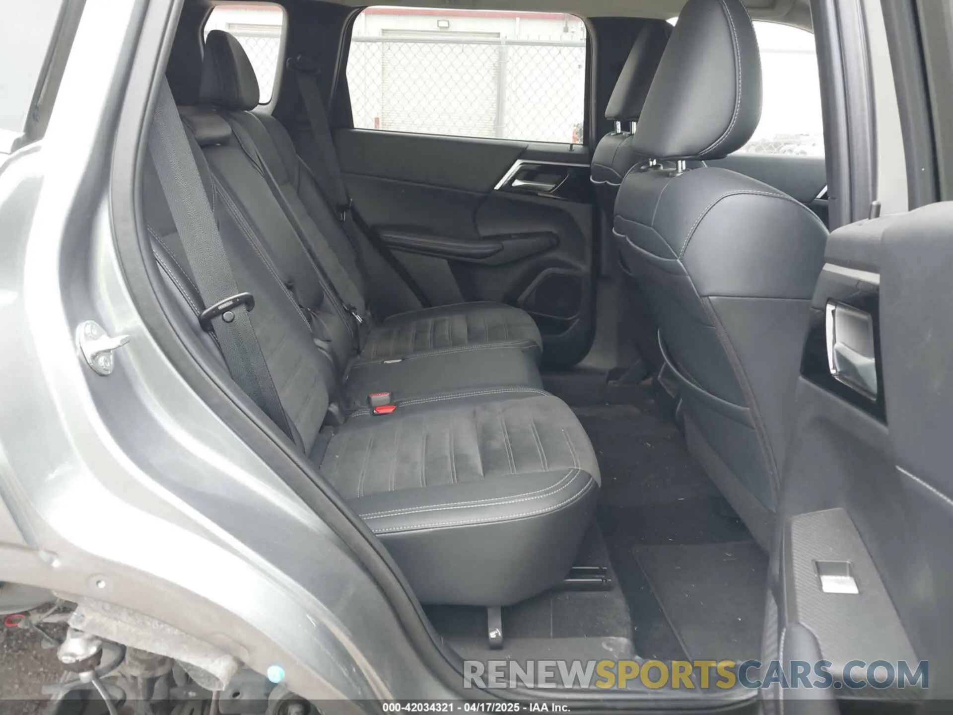 8 Фотография поврежденного автомобиля JA4J3VA82RZ011257 MITSUBISHI OUTLANDER 2024