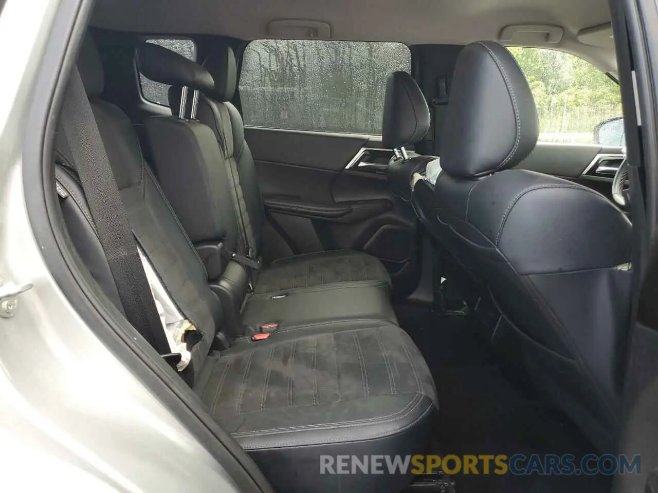 11 Photograph of a damaged car JA4J3VA82RZ028639 MITSUBISHI OUTLANDER 2024