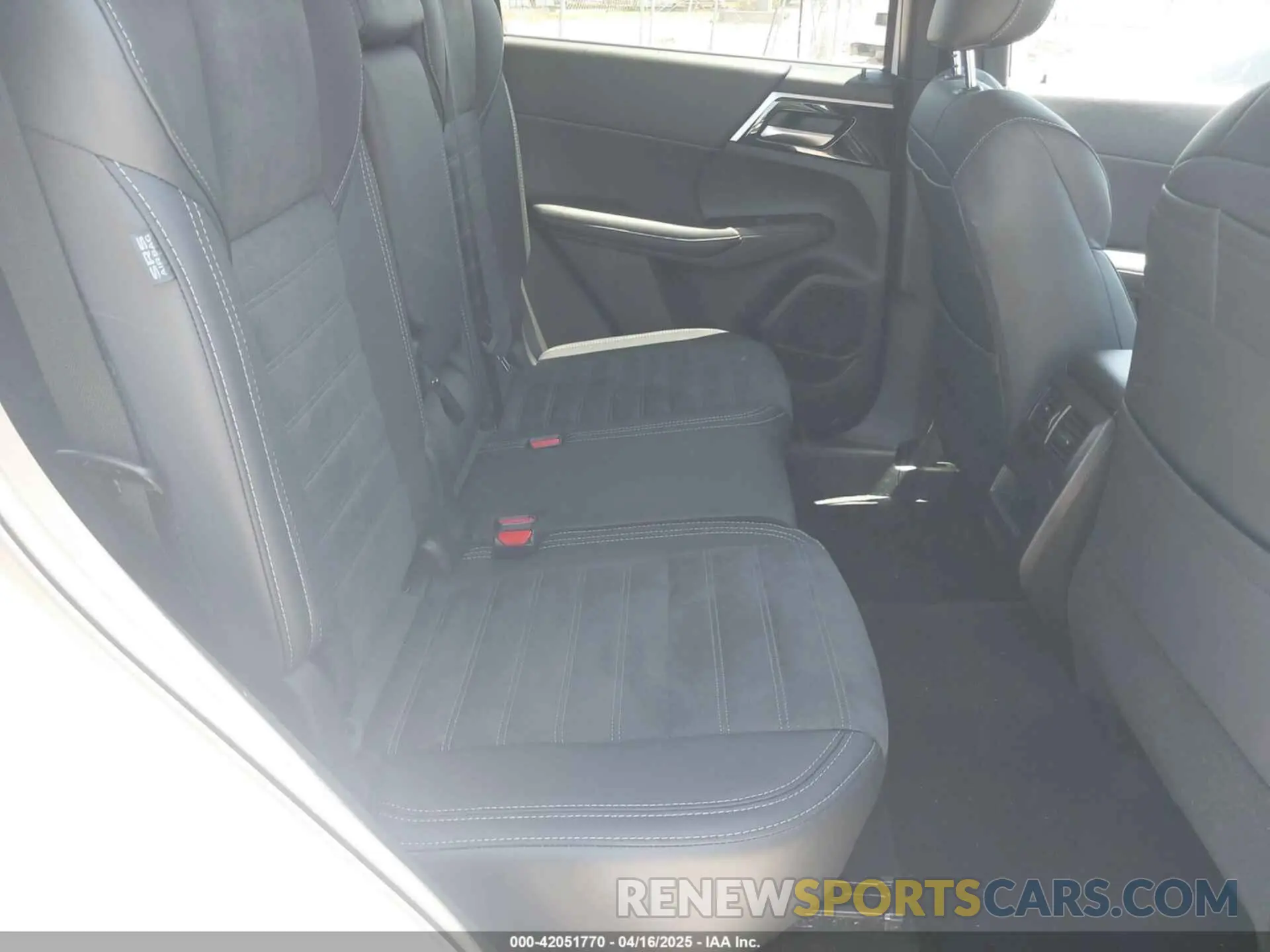 8 Фотография поврежденного автомобиля JA4J3VA82RZ085066 MITSUBISHI OUTLANDER 2024