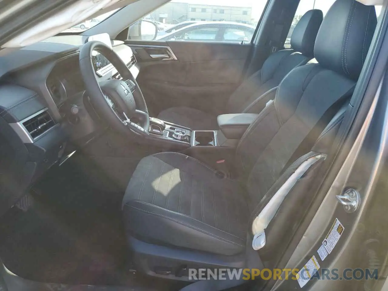 7 Photograph of a damaged car JA4J3VA83RZ009047 MITSUBISHI OUTLANDER 2024