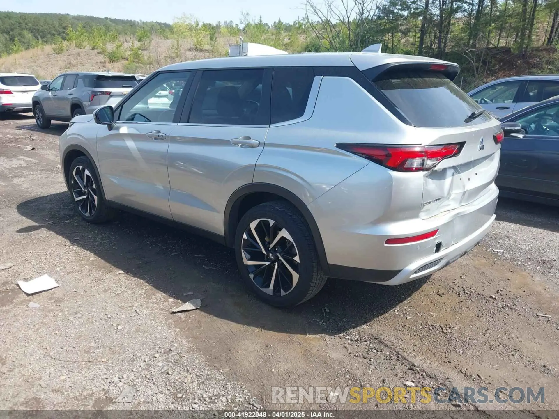 3 Фотография поврежденного автомобиля JA4J3VA85RZ064440 MITSUBISHI OUTLANDER 2024