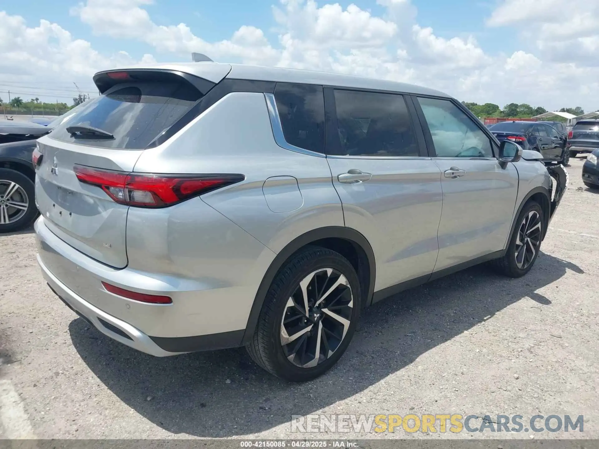 4 Фотография поврежденного автомобиля JA4J3VA87RZ012811 MITSUBISHI OUTLANDER 2024