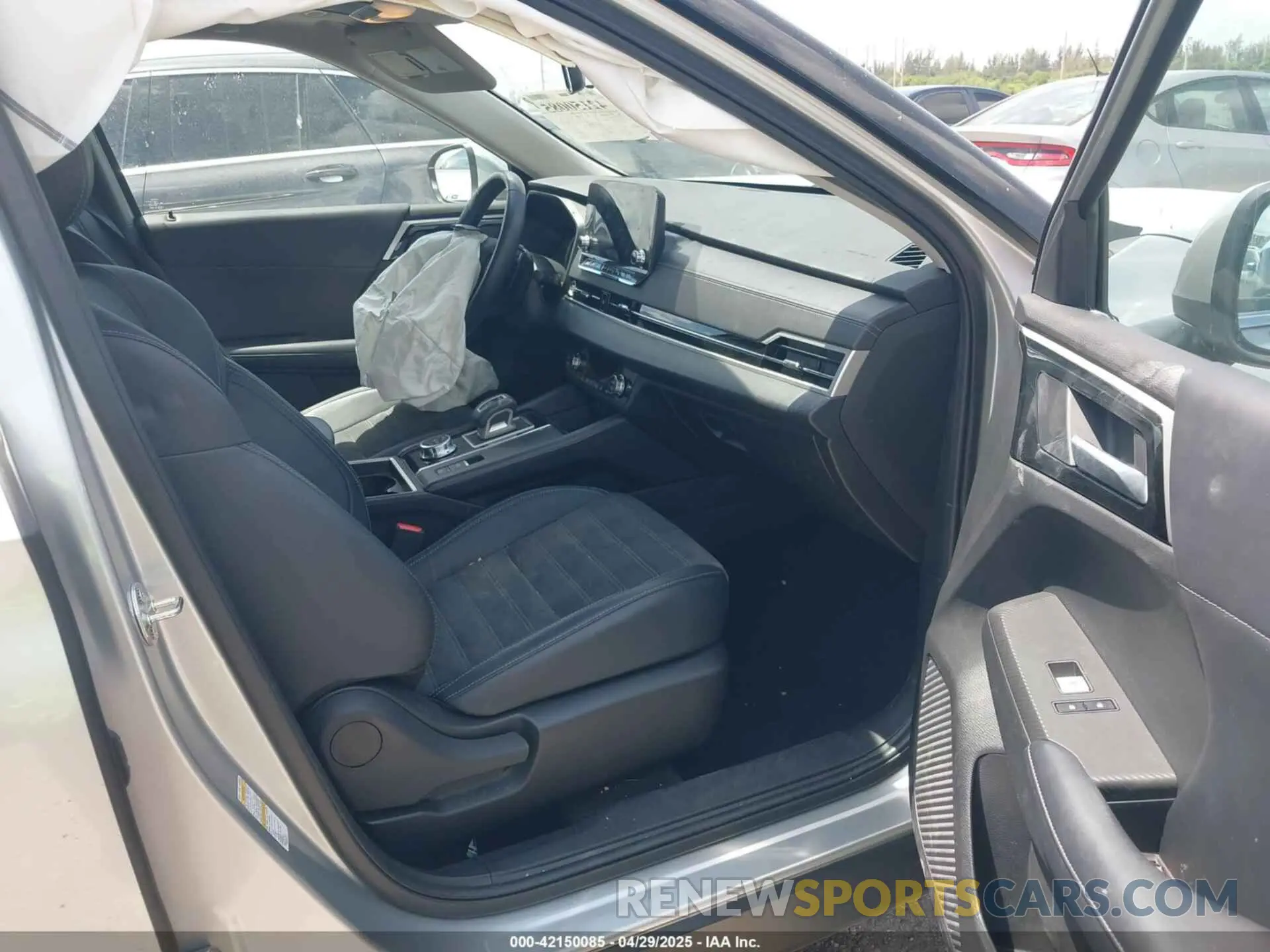 5 Фотография поврежденного автомобиля JA4J3VA87RZ012811 MITSUBISHI OUTLANDER 2024