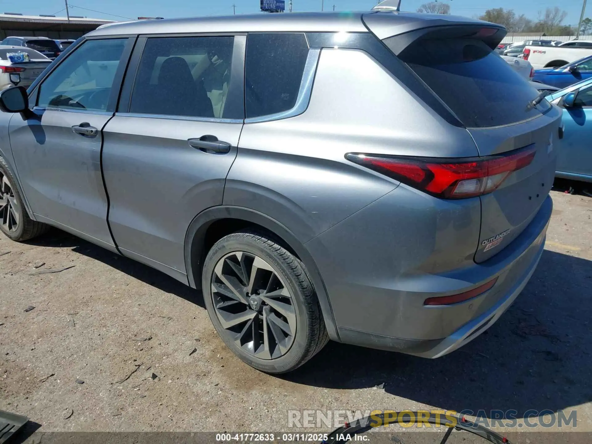 3 Фотография поврежденного автомобиля JA4J3VA88RZ048197 MITSUBISHI OUTLANDER 2024