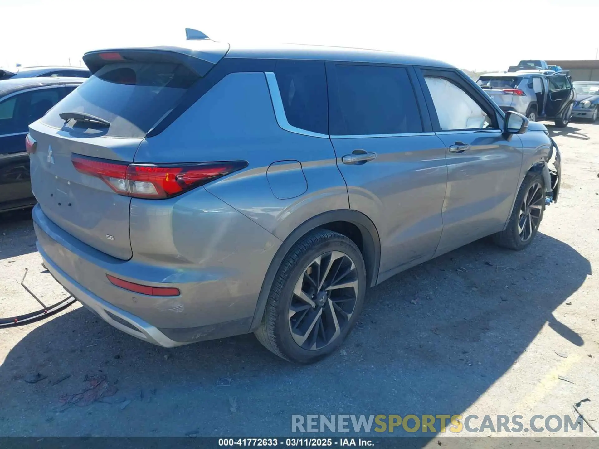 4 Фотография поврежденного автомобиля JA4J3VA88RZ048197 MITSUBISHI OUTLANDER 2024