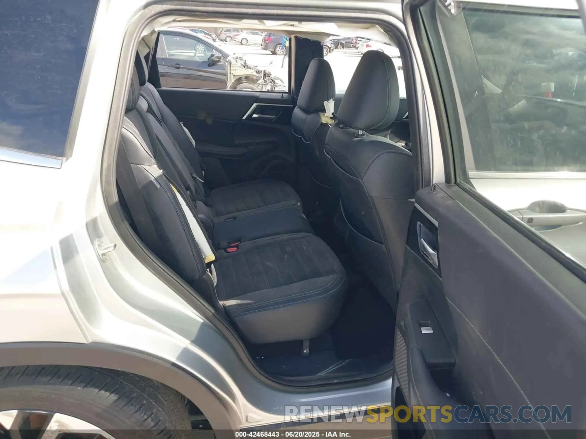8 Фотография поврежденного автомобиля JA4J3VA88RZ055571 MITSUBISHI OUTLANDER 2024