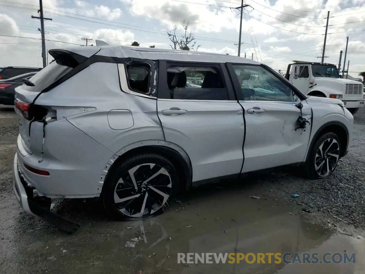 3 Фотография поврежденного автомобиля JA4J3VA88RZ082754 MITSUBISHI OUTLANDER 2024