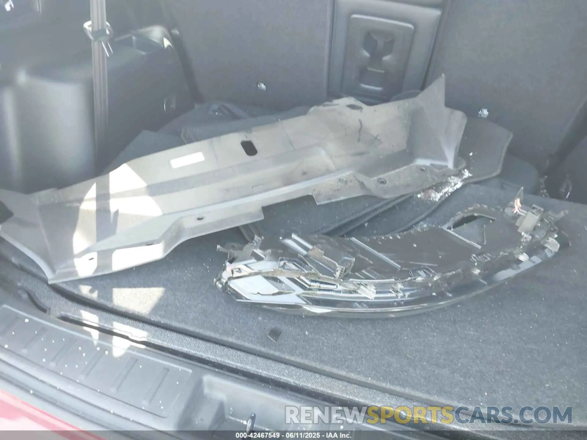 12 Photograph of a damaged car JA4J3VA89RZ017041 MITSUBISHI OUTLANDER 2024