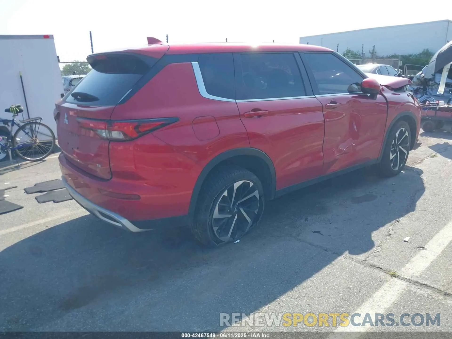 4 Photograph of a damaged car JA4J3VA89RZ017041 MITSUBISHI OUTLANDER 2024