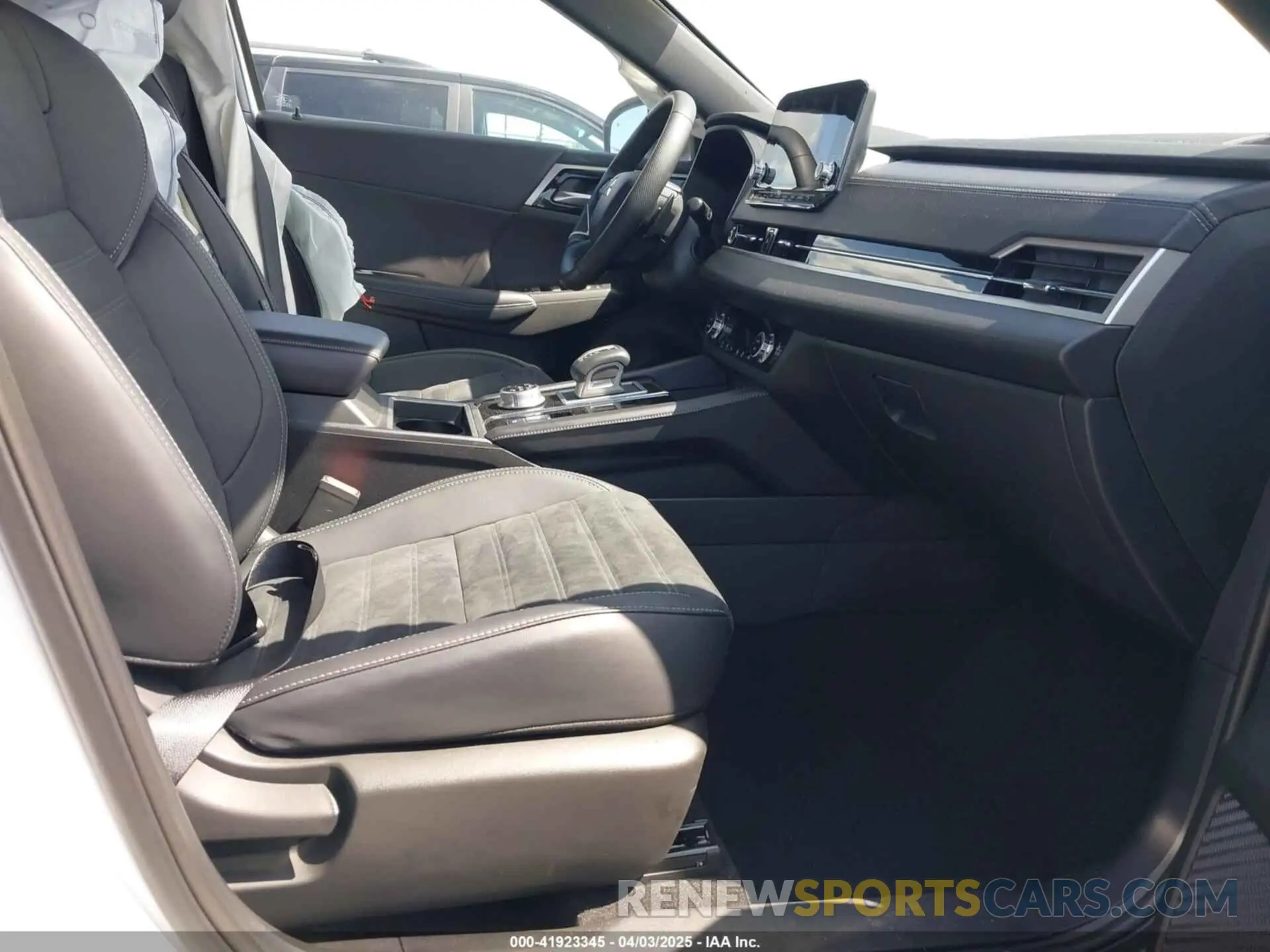 5 Фотография поврежденного автомобиля JA4J3VA89RZ080284 MITSUBISHI OUTLANDER 2024