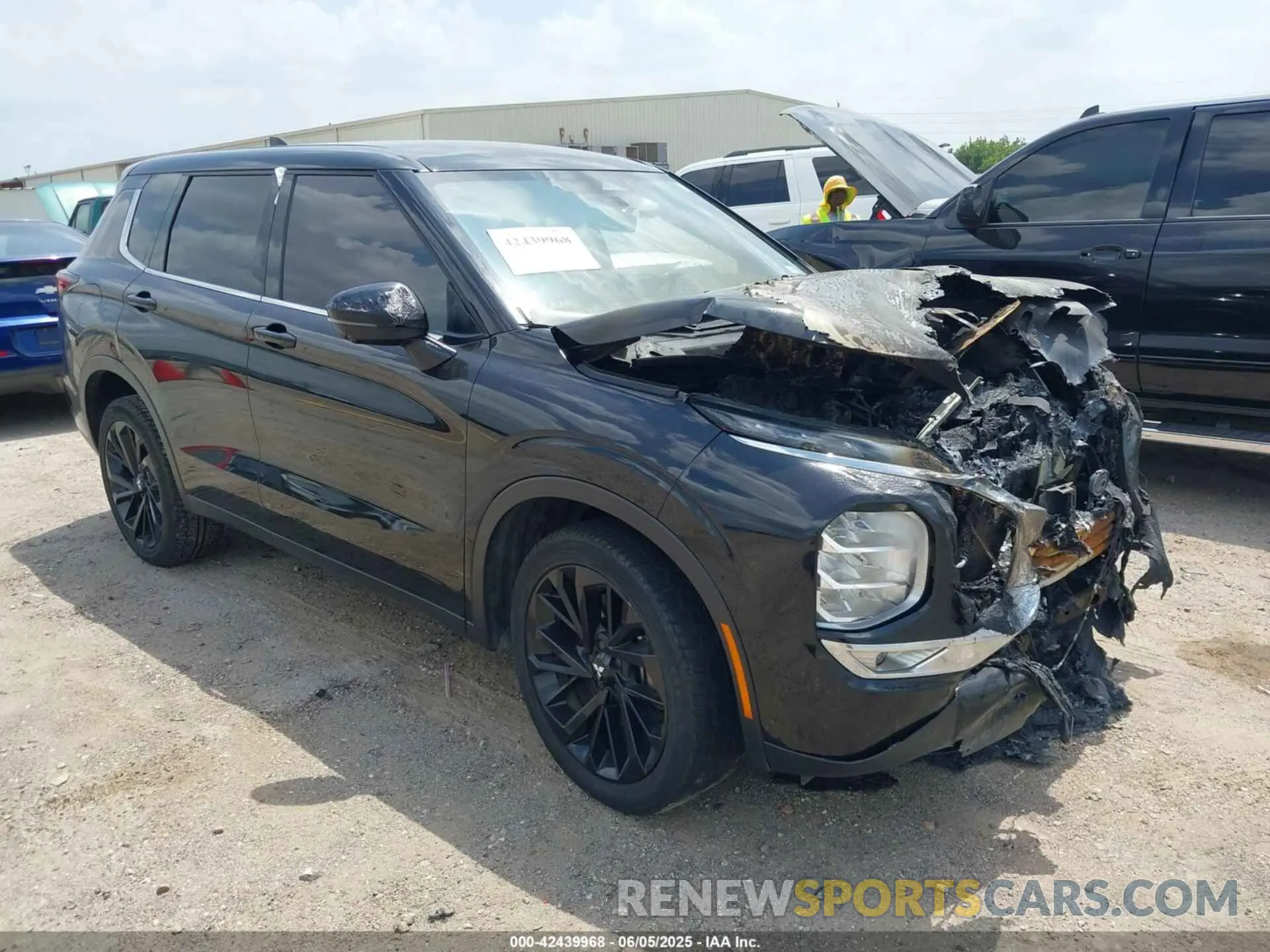 1 Фотография поврежденного автомобиля JA4J3VA8XRZ004752 MITSUBISHI OUTLANDER 2024