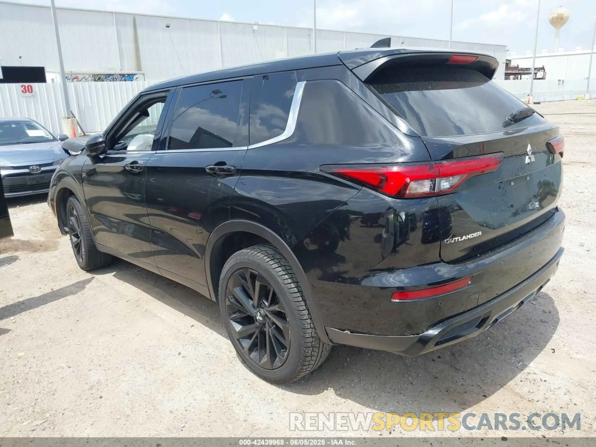 3 Фотография поврежденного автомобиля JA4J3VA8XRZ004752 MITSUBISHI OUTLANDER 2024