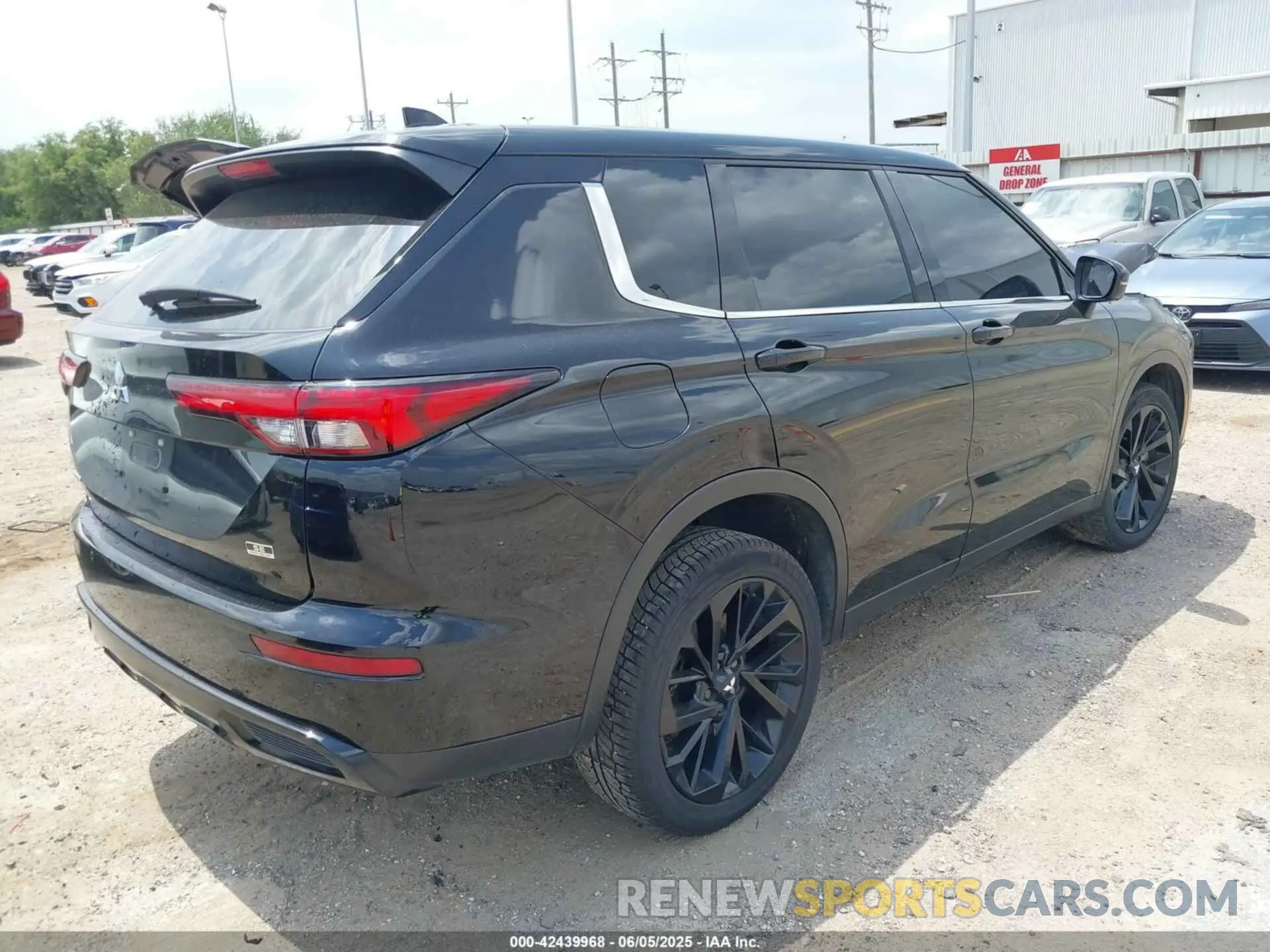 4 Фотография поврежденного автомобиля JA4J3VA8XRZ004752 MITSUBISHI OUTLANDER 2024