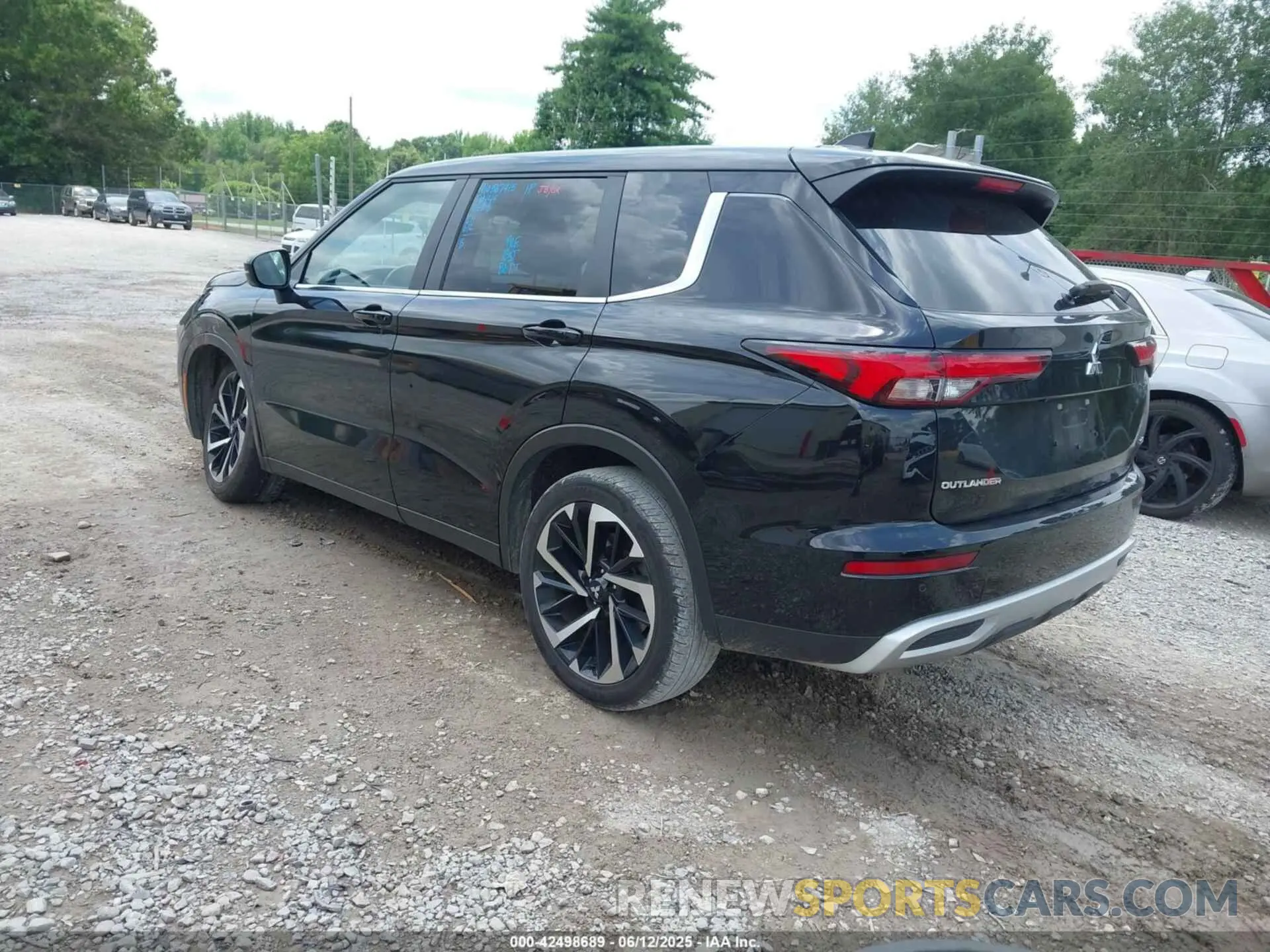 3 Photograph of a damaged car JA4J3VA8XRZ060058 MITSUBISHI OUTLANDER 2024
