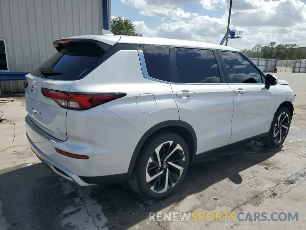 3 Photograph of a damaged car JA4J3VA8XRZ081542 MITSUBISHI OUTLANDER 2024