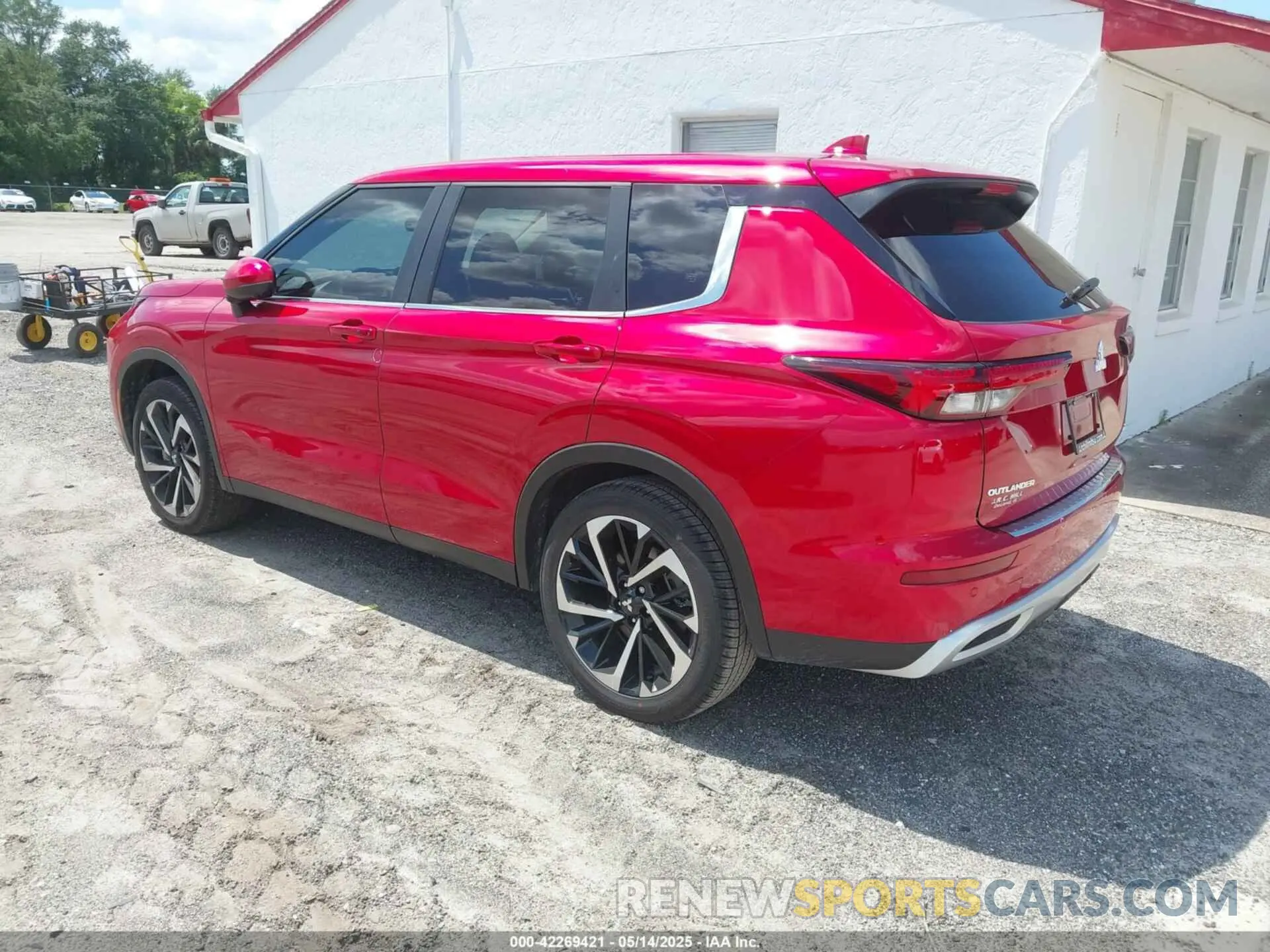 3 Photograph of a damaged car JA4J3VA8XRZ085123 MITSUBISHI OUTLANDER 2024