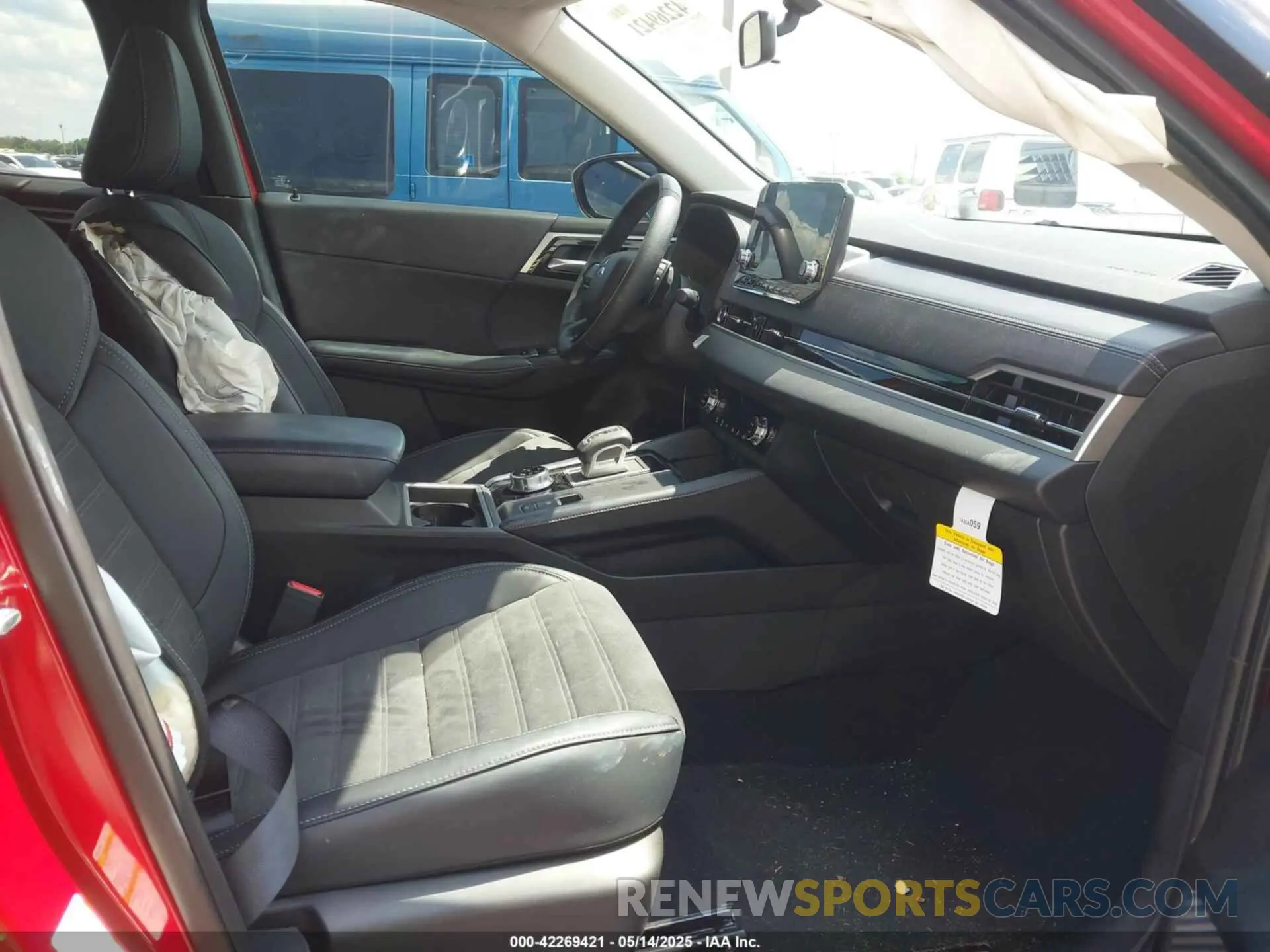 5 Photograph of a damaged car JA4J3VA8XRZ085123 MITSUBISHI OUTLANDER 2024