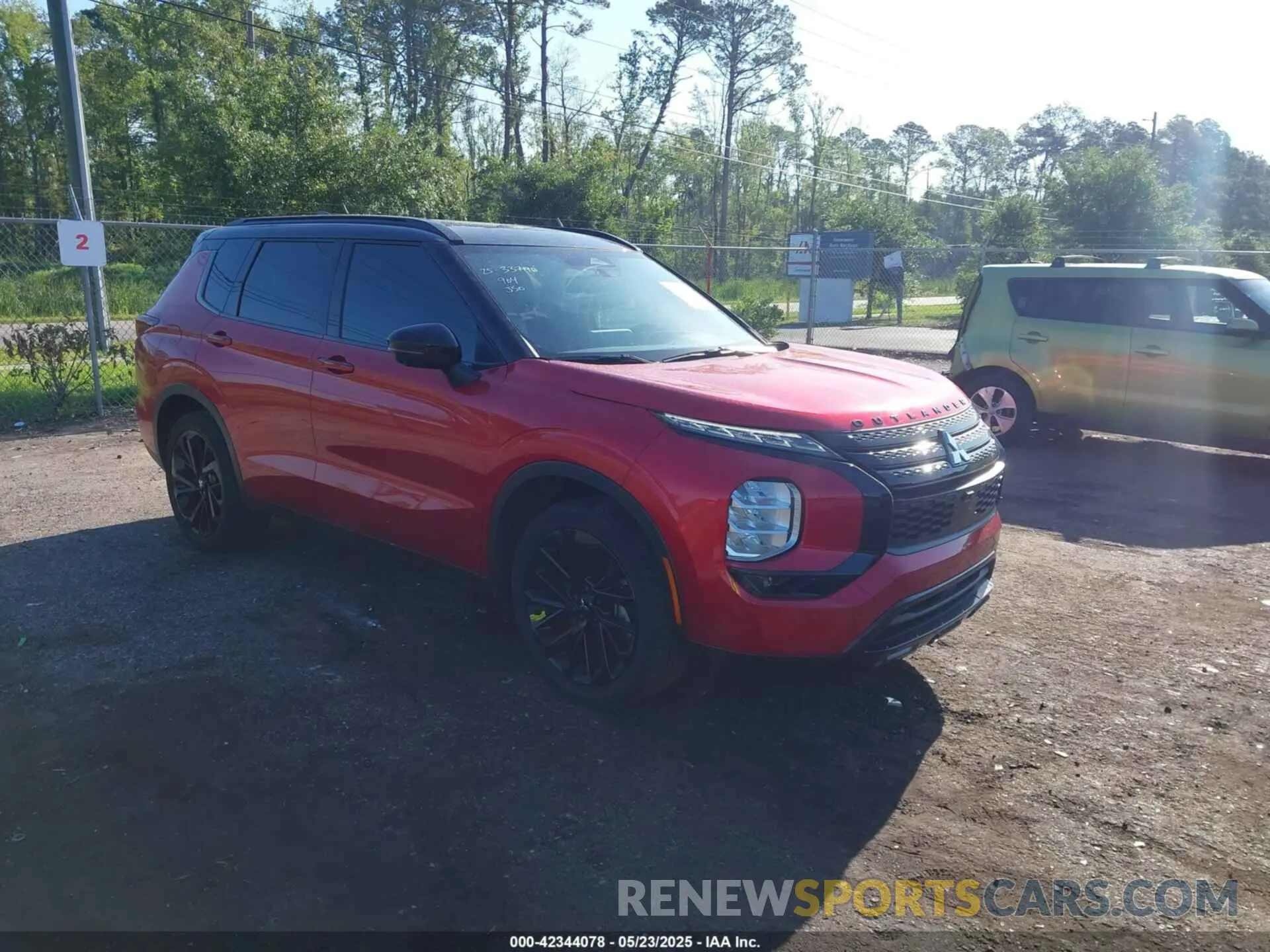 1 Фотография поврежденного автомобиля JA4J3WA85RZ079008 MITSUBISHI OUTLANDER 2024