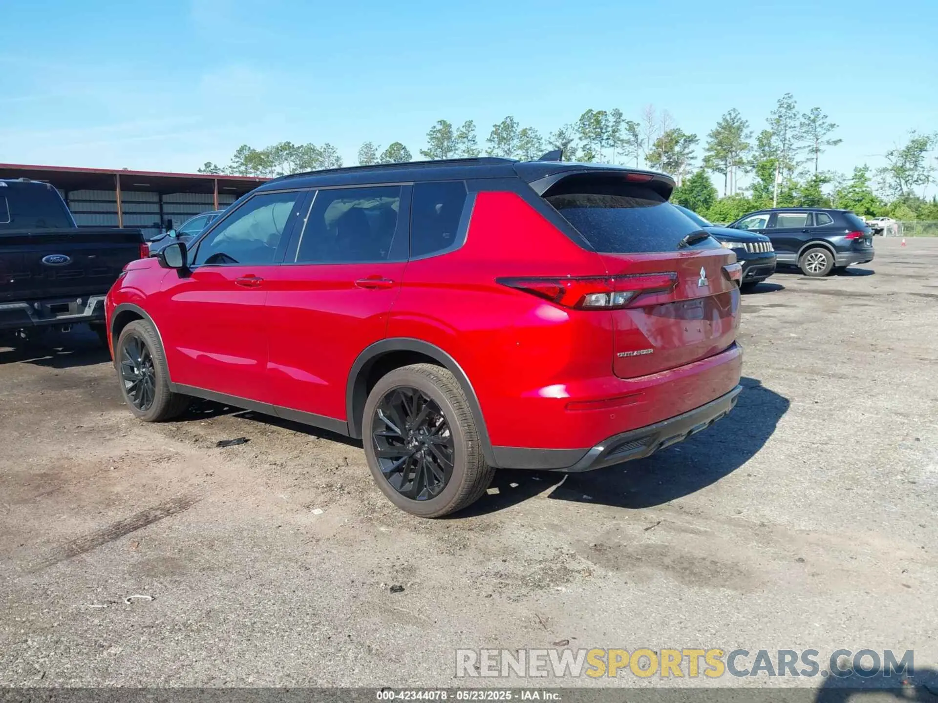 3 Фотография поврежденного автомобиля JA4J3WA85RZ079008 MITSUBISHI OUTLANDER 2024