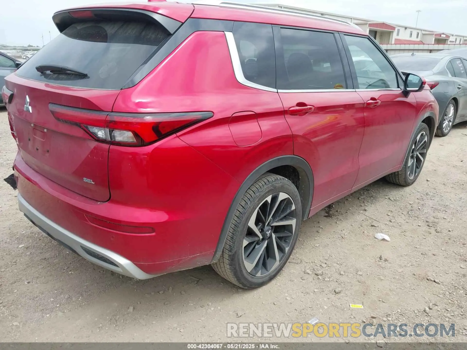 4 Photograph of a damaged car JA4J3WA87RZ012961 MITSUBISHI OUTLANDER 2024