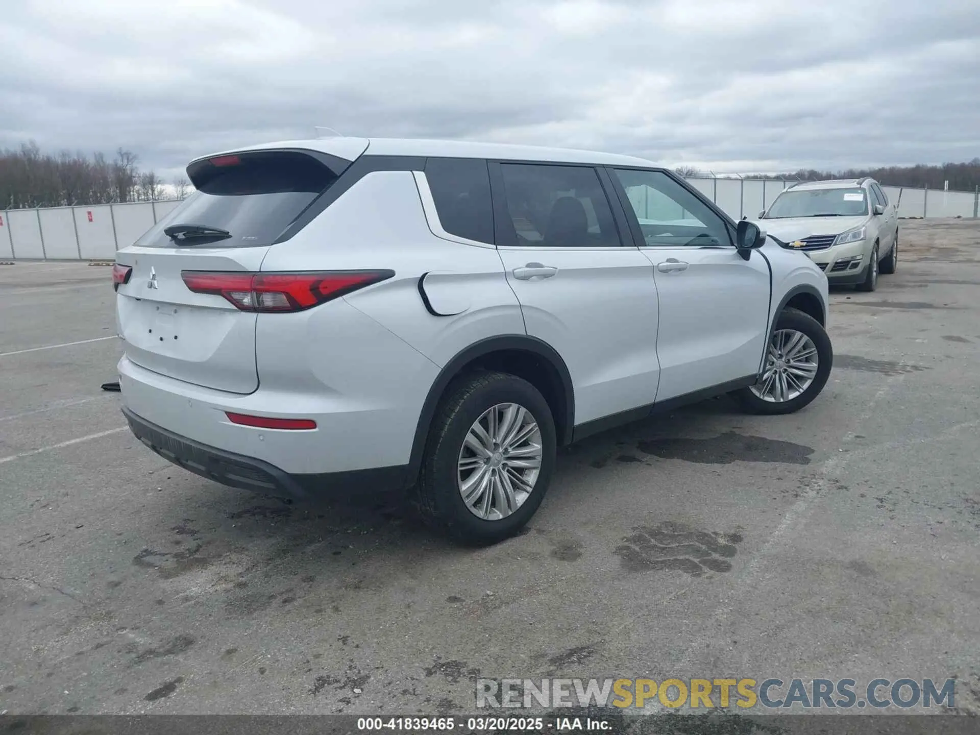 4 Фотография поврежденного автомобиля JA4J4UA80RZ003200 MITSUBISHI OUTLANDER 2024