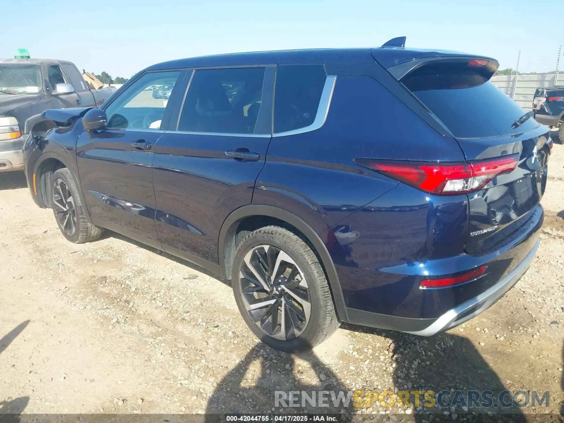 3 Фотография поврежденного автомобиля JA4J4VA81RZ036311 MITSUBISHI OUTLANDER 2024