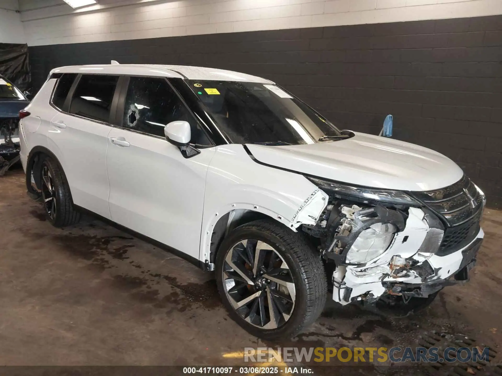1 Photograph of a damaged car JA4J4VA81RZ040553 MITSUBISHI OUTLANDER 2024