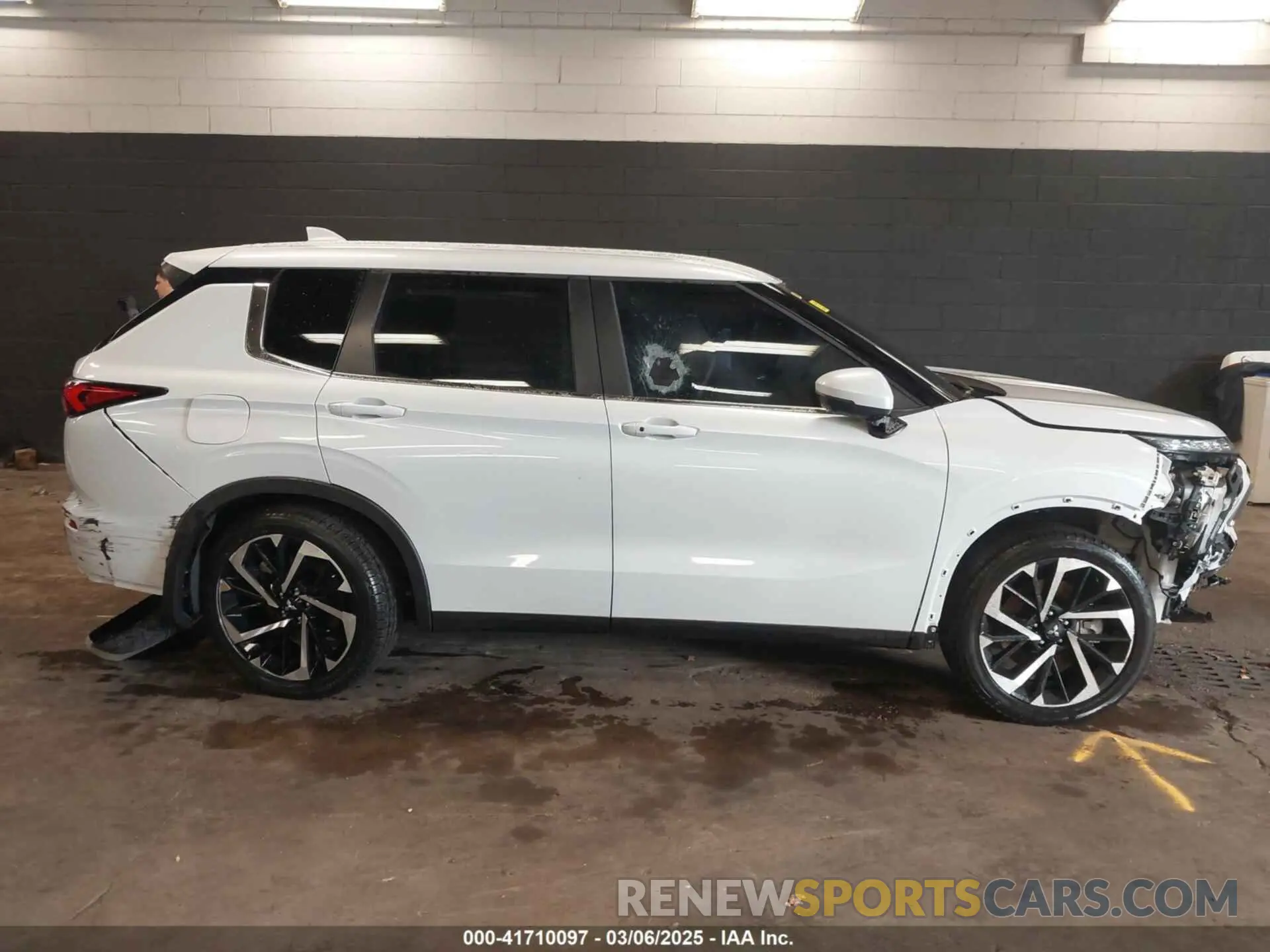 13 Photograph of a damaged car JA4J4VA81RZ040553 MITSUBISHI OUTLANDER 2024
